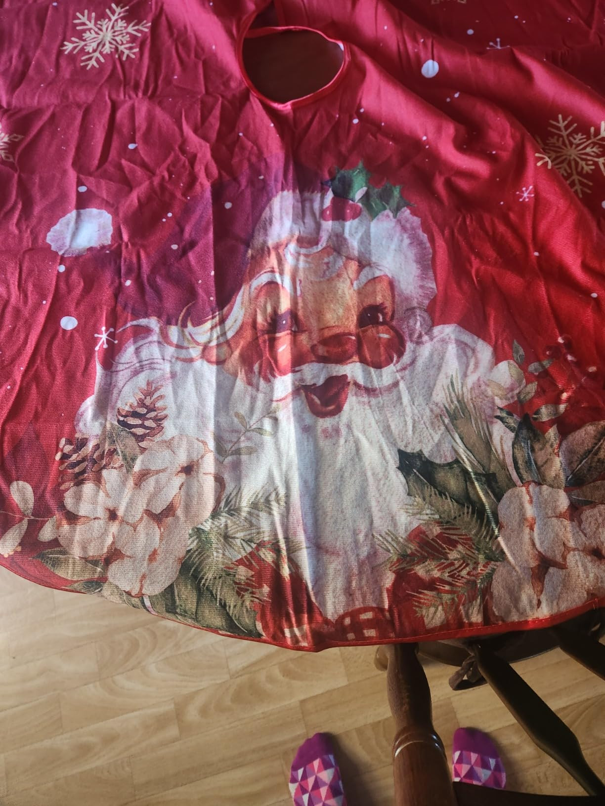 Christmas Tree Skirt Red and Gold Christmas Decorations - Xmas Tree Skirt Mat with Santa Claus Sn... | Amazon (US)