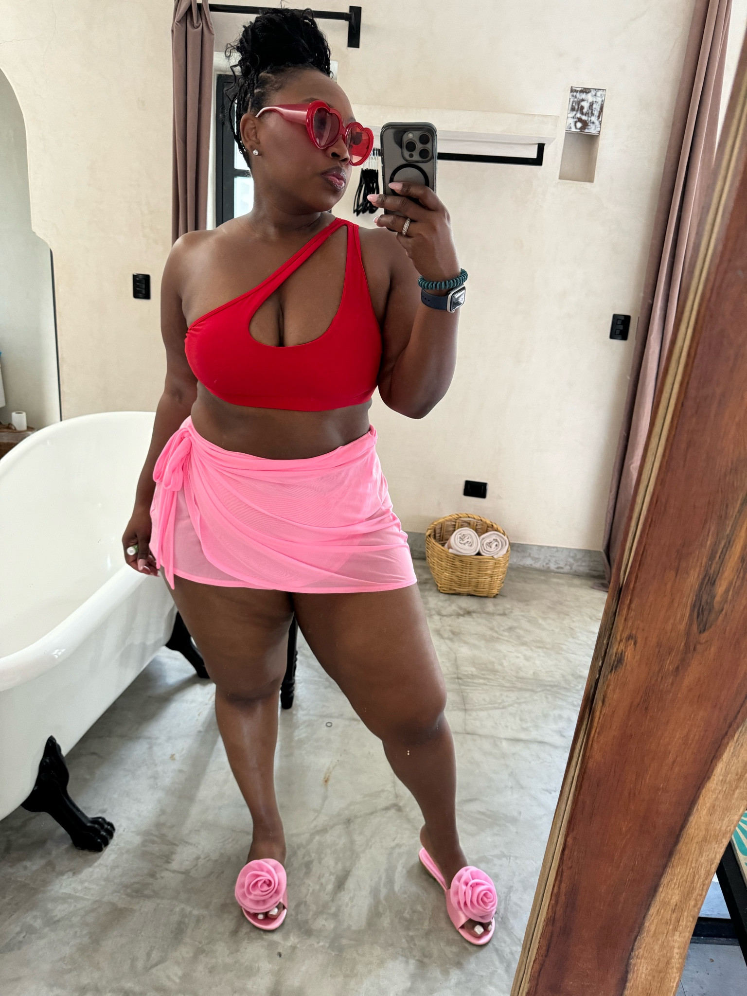 Drunk in love 💕❤️
Sunglasses: Fashion Nova
Swim suit: Amazon - linked
Sarong: Target - linkedd
Sandals: Fashion Nova

#LTKfindsunder100 #LTKmidsize #LTKswim