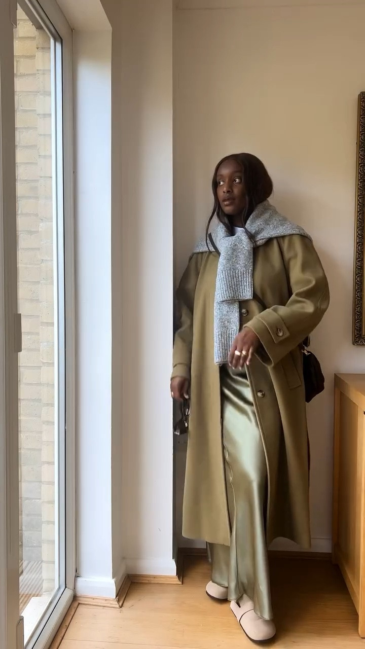 day 9/30 🍂🤎

Yes, this is from TU! Take this as proof that your next autumn outfit might just be down the grocery aisle! 👀
•
•
•
•
•
•
•
•
•
•
•
•
•
•
oversized coat, autumn layering, slip dress, kitten heels boots , autumn styling , autumn outfit ideas , layering, grey knit jumper #modestoutfitideas #autumnoutfitideas #layeringclothing #falloutfitideas #minimalstyledaily #ukcontentcreator #kittenheels #statementcoat #wintercoat #Tu #affordablestyle