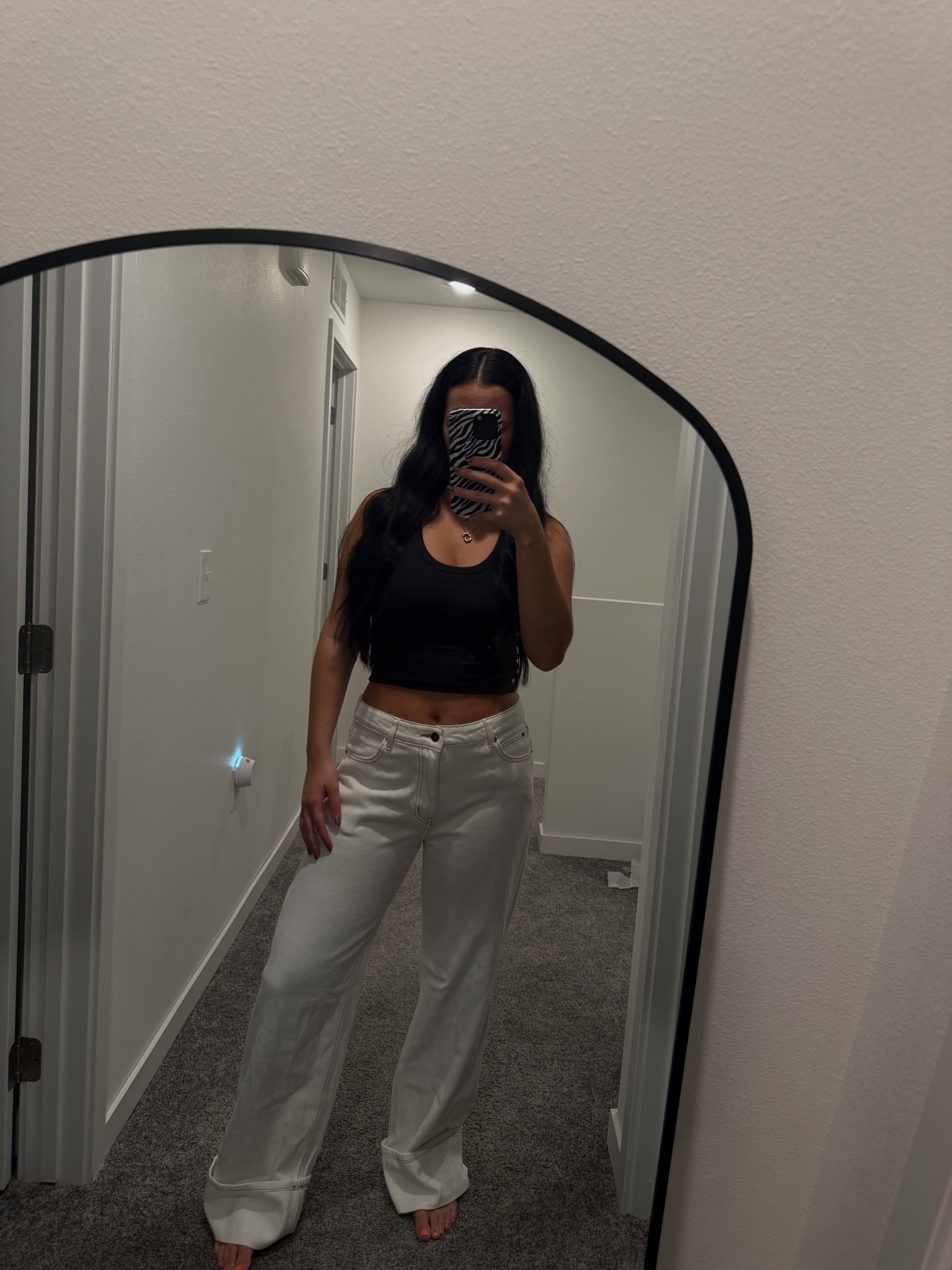 Size small jeans 
Size xs tank 