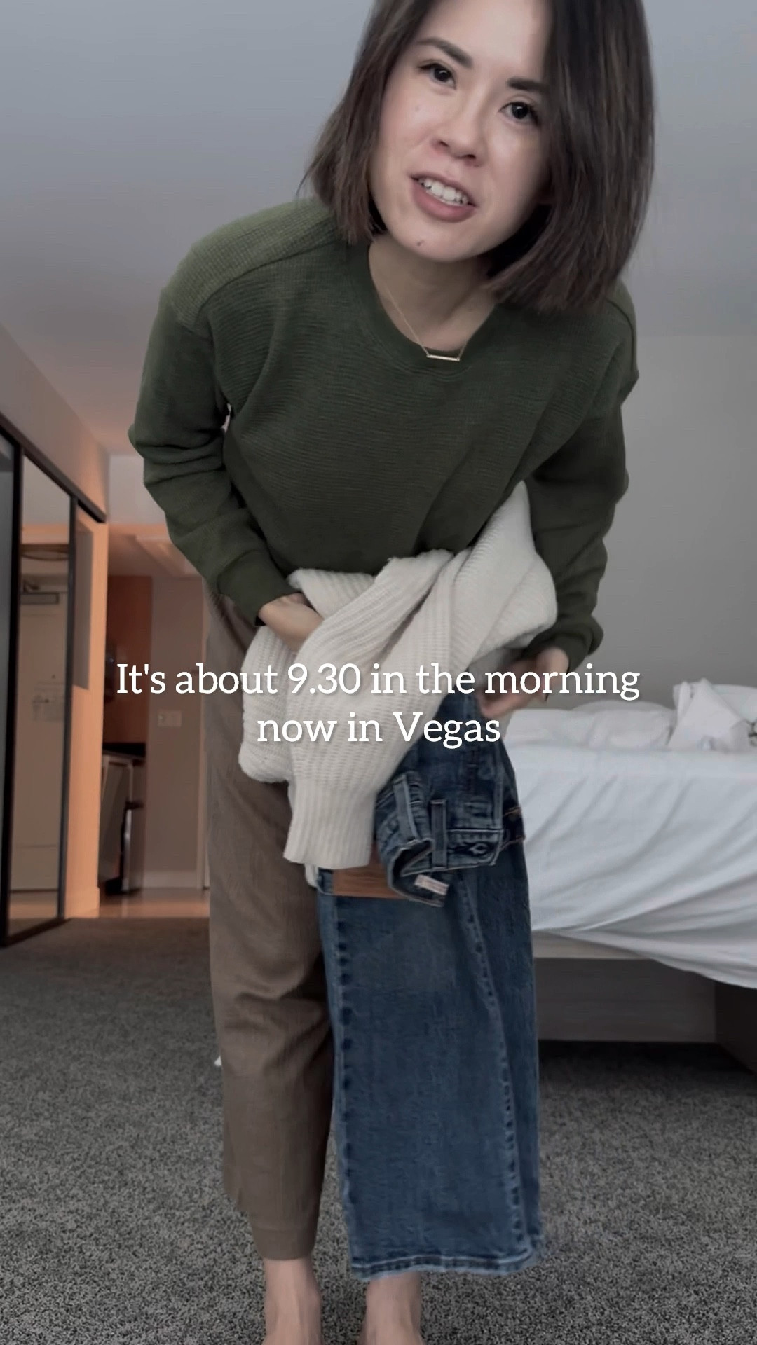 Sweater: Everlane tts
Jeans: recent fav. Petite friendly. Tts
Shoes: Birkenstock Boston. Tts
Bag: Everlane Cactus bag 
Socks: Aritzia 