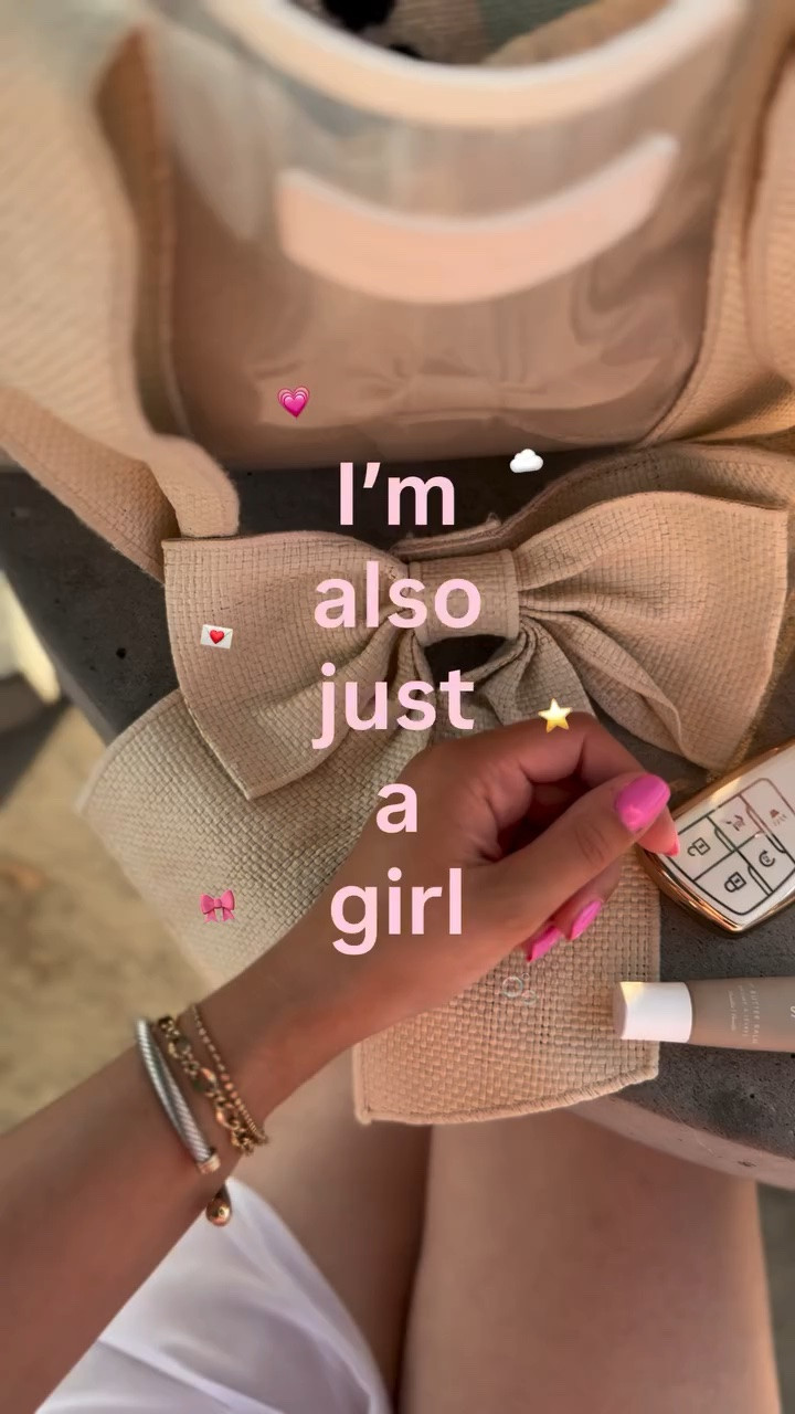 I’m also just a girl 🌸💗✨🎀

#aclassyfashionista #amazonfinds #girlyinspo #girlythings #girlyfinds