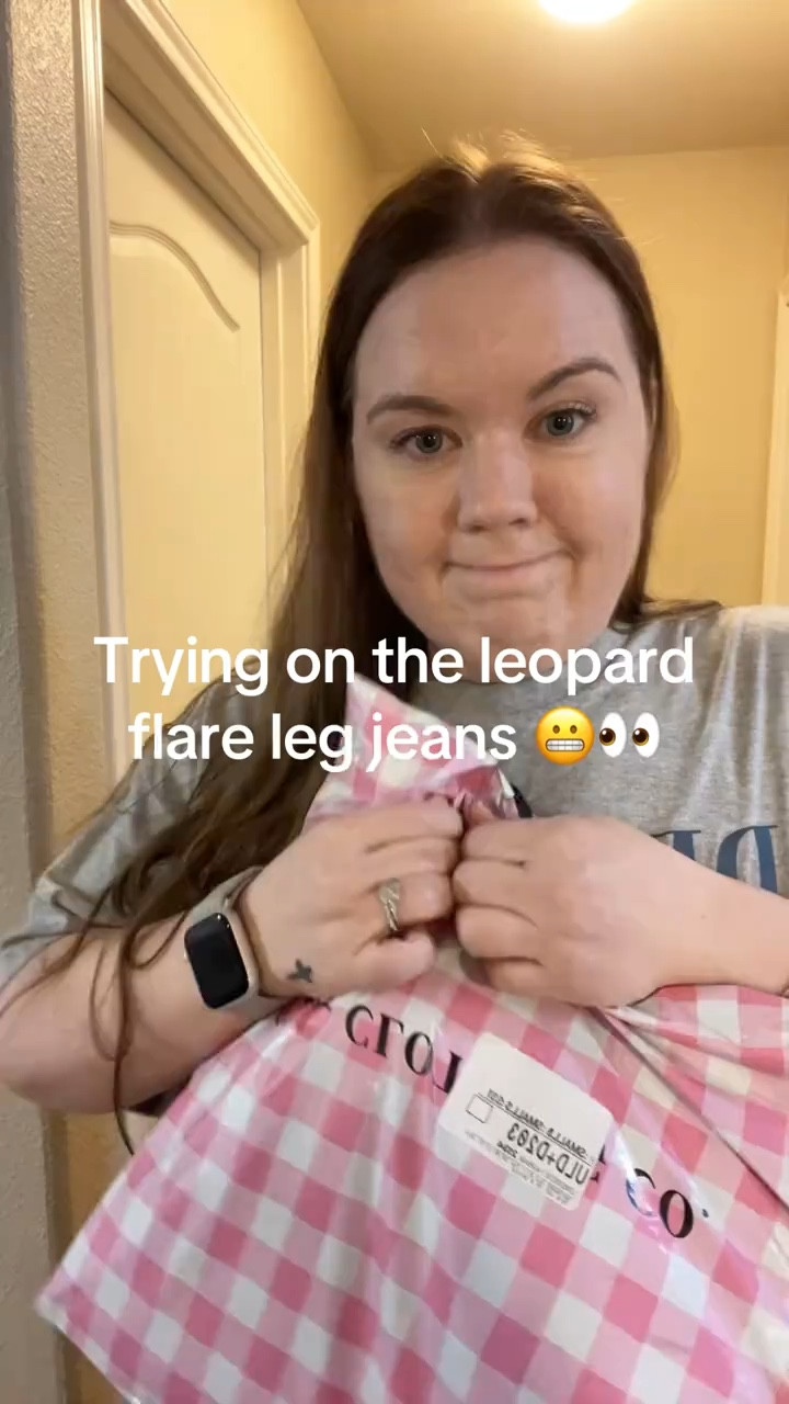Seeing what the viral leopard flare leg pants look like on a midsize body ✨

#LTKSpringSale #LTKSaleAlert #LTKMidsize
