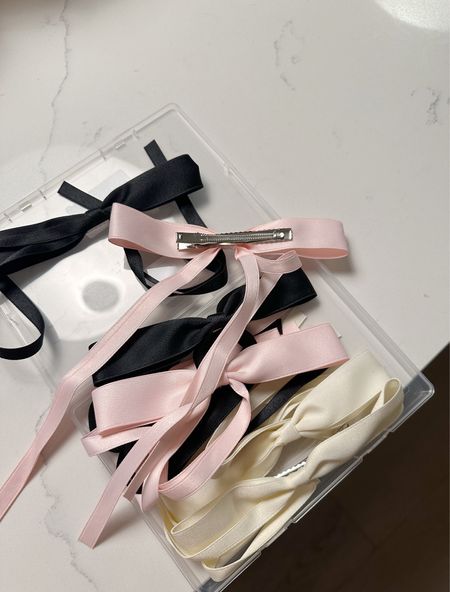 Instantly in love with these neutral clip in bows from Amazon. They’re super easy to use and come in lots of colors. I choice my faves: blush pink, cream, and black. They even come in a storage case. Can’t beat the price either!

#bows #bowera #coquette


#LTKstyletip #LTKbeauty #LTKSpringSale