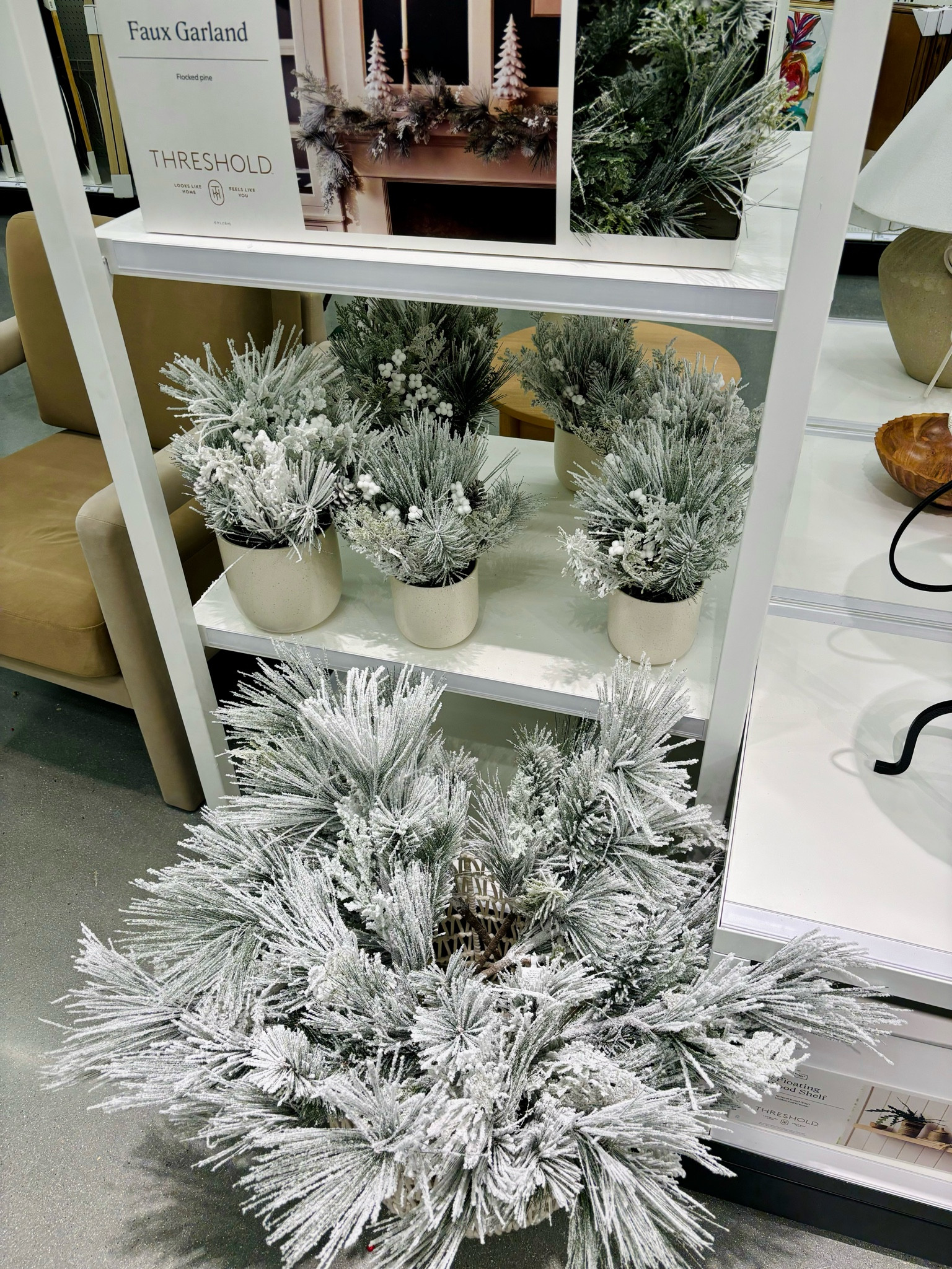 Holiday home decor 🎄

#LTKHoliday #LTKSeasonal #LTKHome