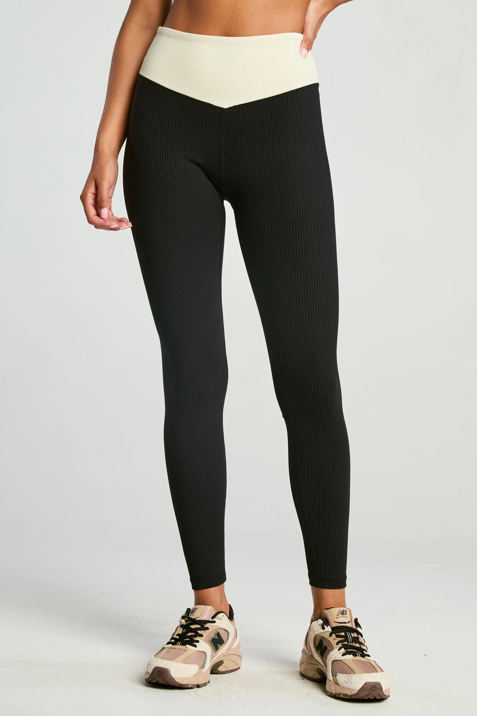 Ribbed Two Tone Dip Legging | Year of Ours