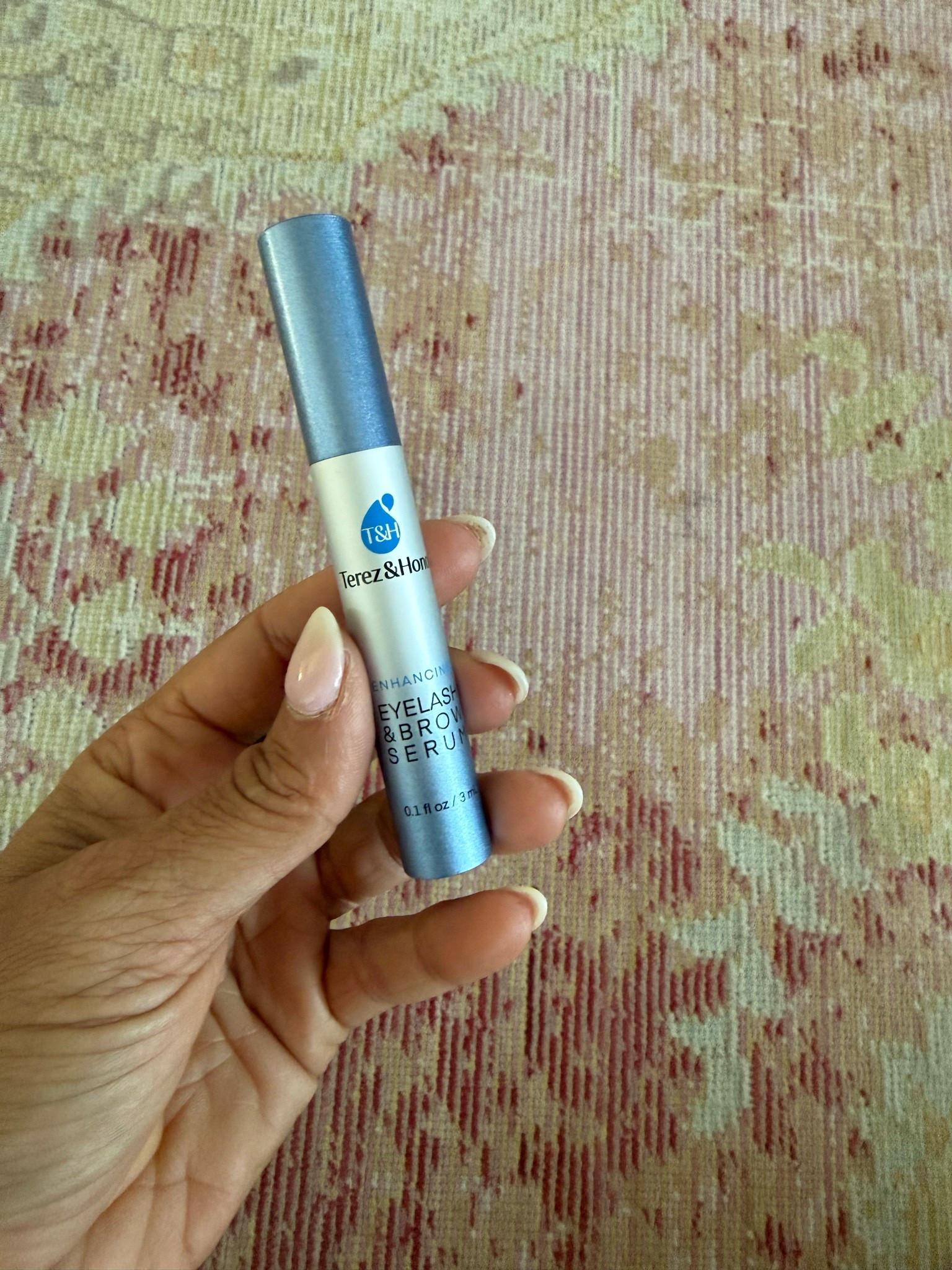 Eyelash and eyebrow serum from @terezandhonor #ad