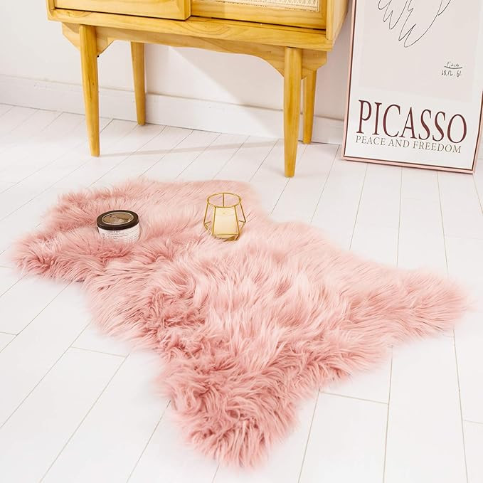Amazon.com: HYSEAS Faux Sheepskin Fur Area Rug Pink, 2x3 Feet, Fluffy Soft Fuzzy Plush Shaggy Car... | Amazon (US)