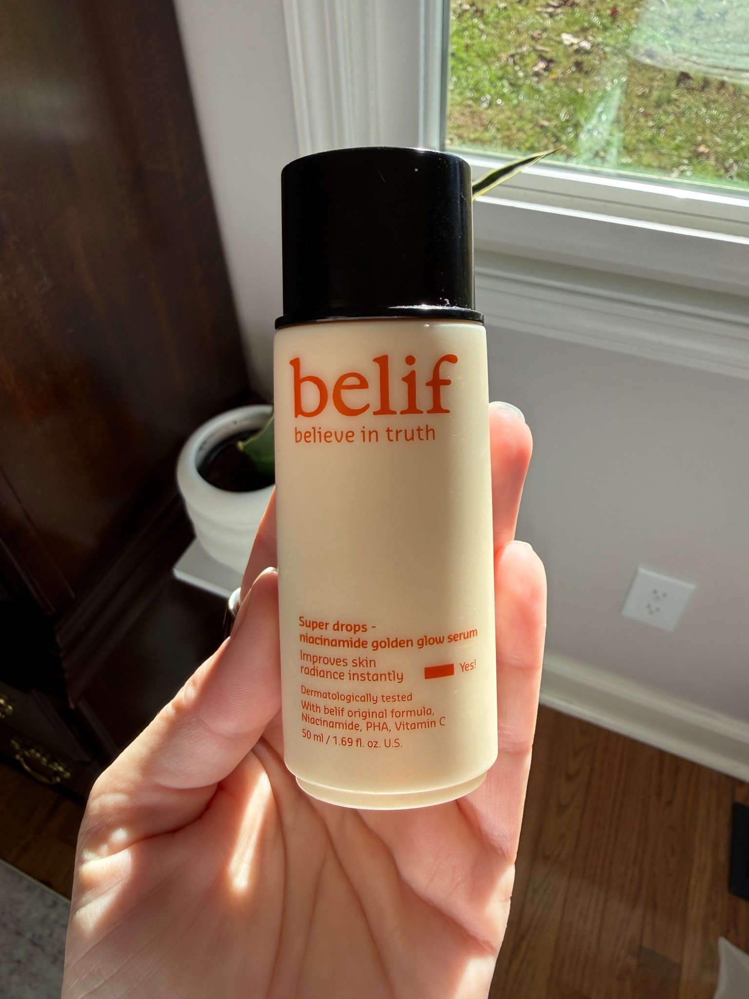 The perfect serum for dry skin when the weather cools down. It gives a beautiful, healthy glow! 

#ulta #skincare #gloww

#LTKBeauty #LTKFindsUnder50 #LTKSeasonal