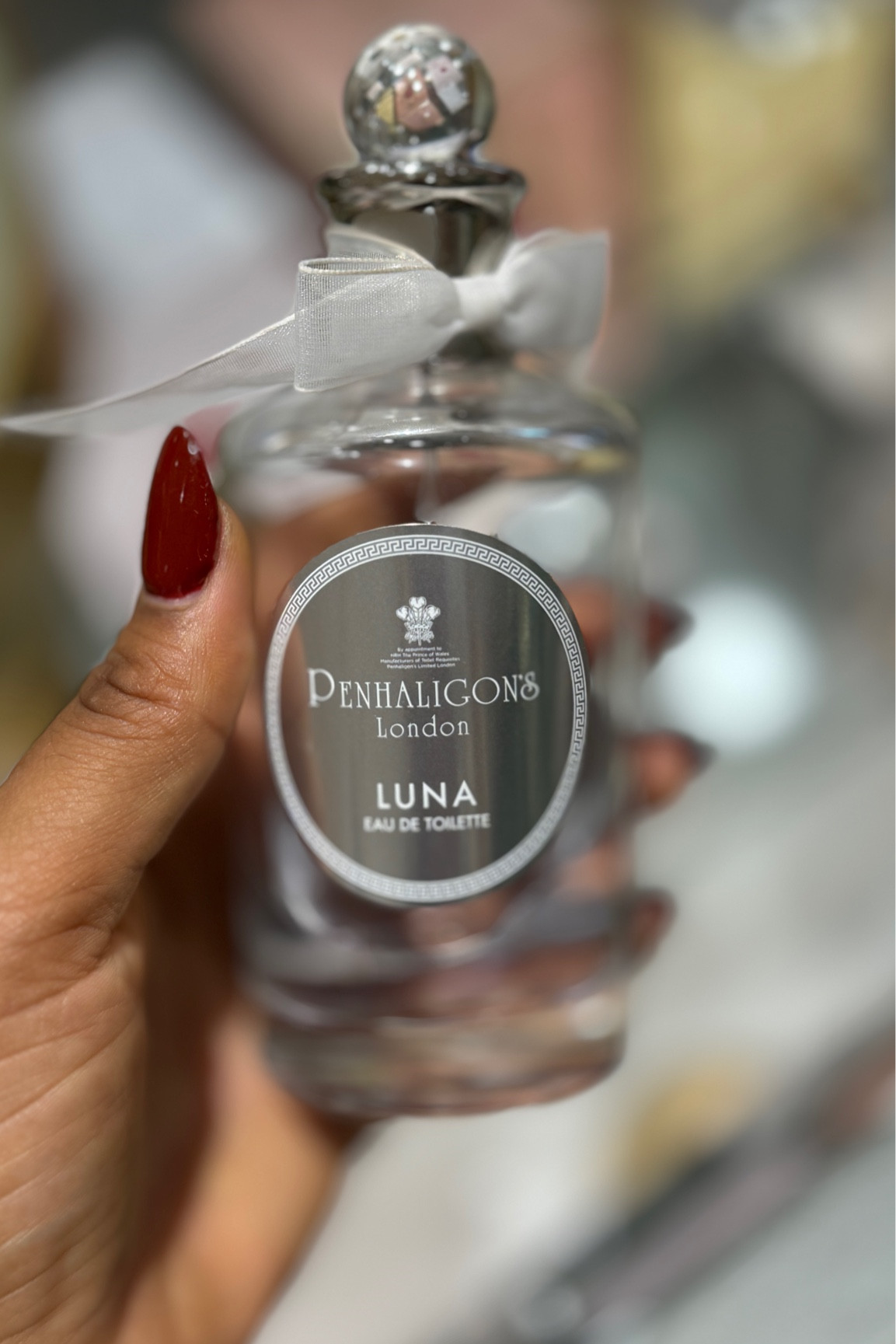 Luna is bright and beautiful scent 💚

#LTKVideo #LTKBeauty