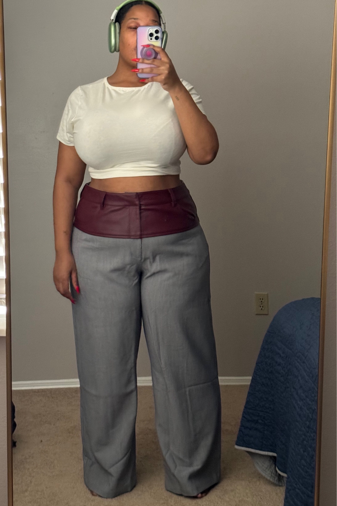 I am obsessed with these two toned pants. I can’t wait to dress these up or down with a pair of sneakers. 

#LTKStyleTip #LTKFindsUnder100 #LTKPlusSize