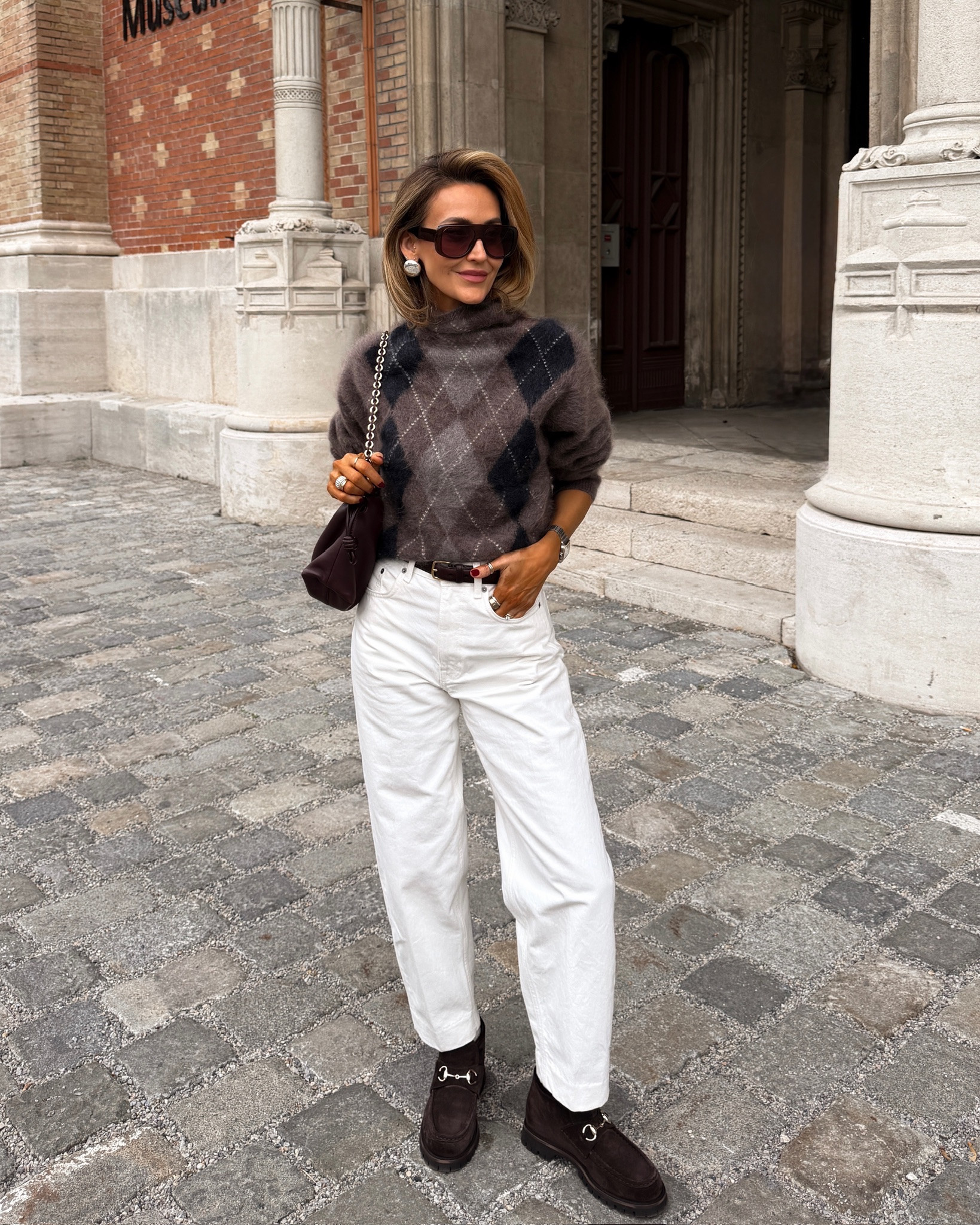 Breakfast + museum outfit passed the test! These boots were such a cool touch to the look and my brushed cashmere sweater was so cozy! Jeans are 26
