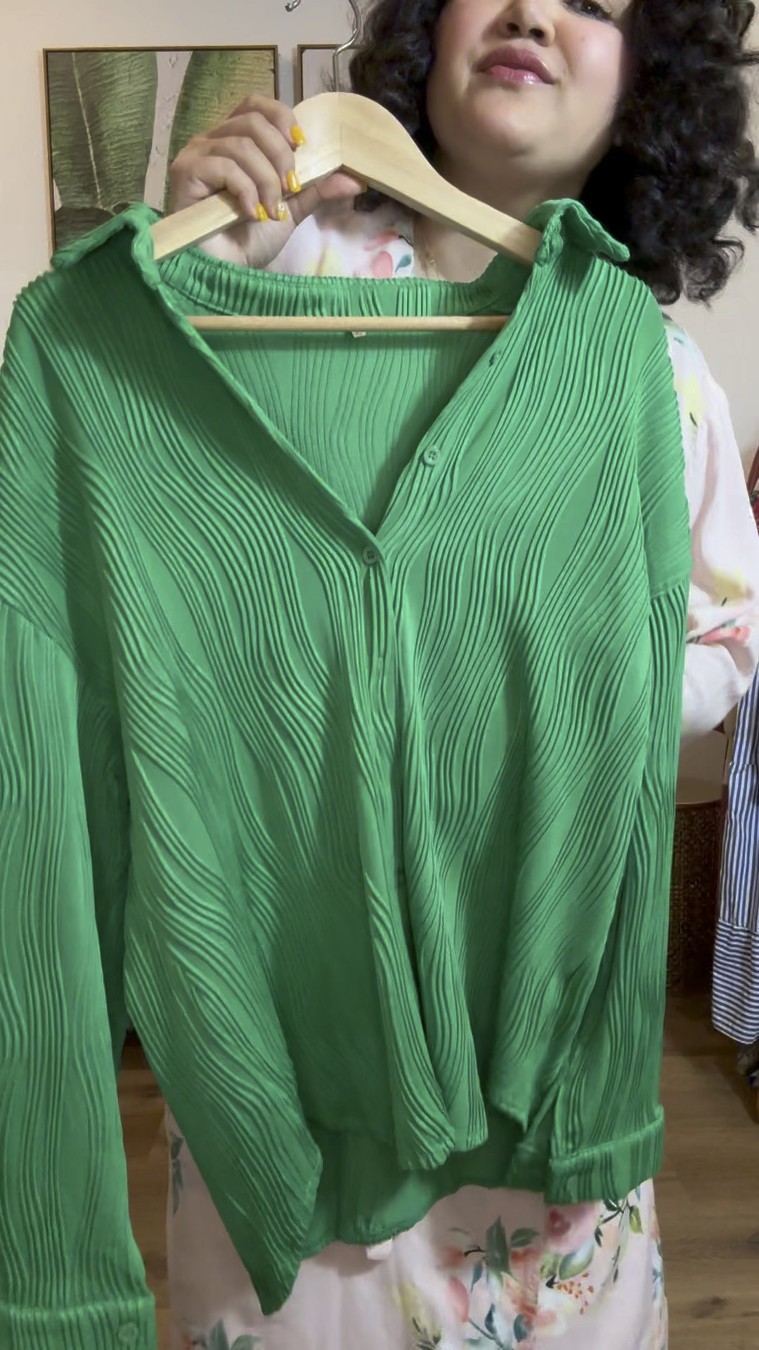 Gorgeous textured shirt and fabulous straight jeans. So comfortable 💚

#LTKMidsize #LTKVideo #LTKOver40