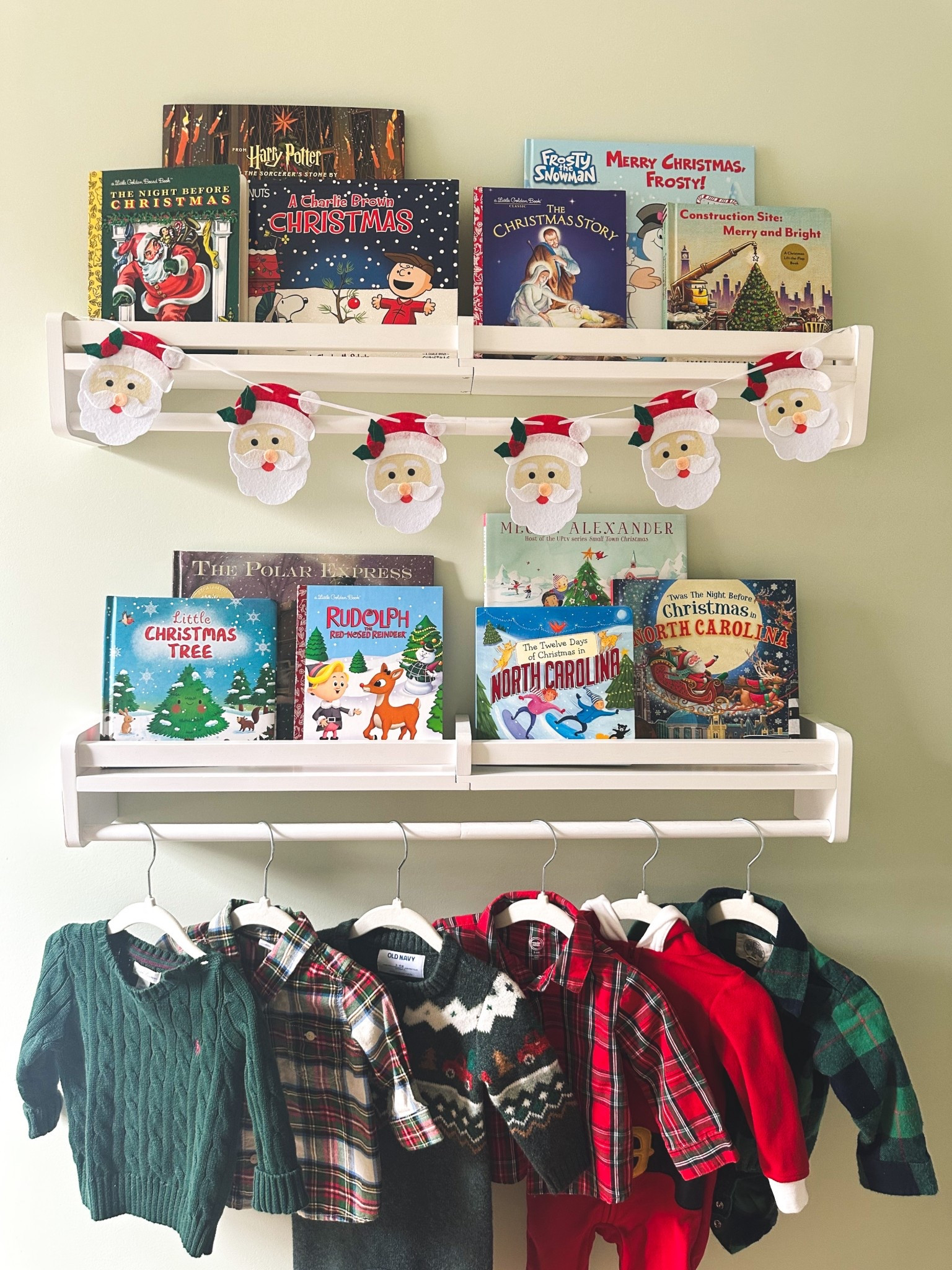 River’s Christmas library! 📚🎄