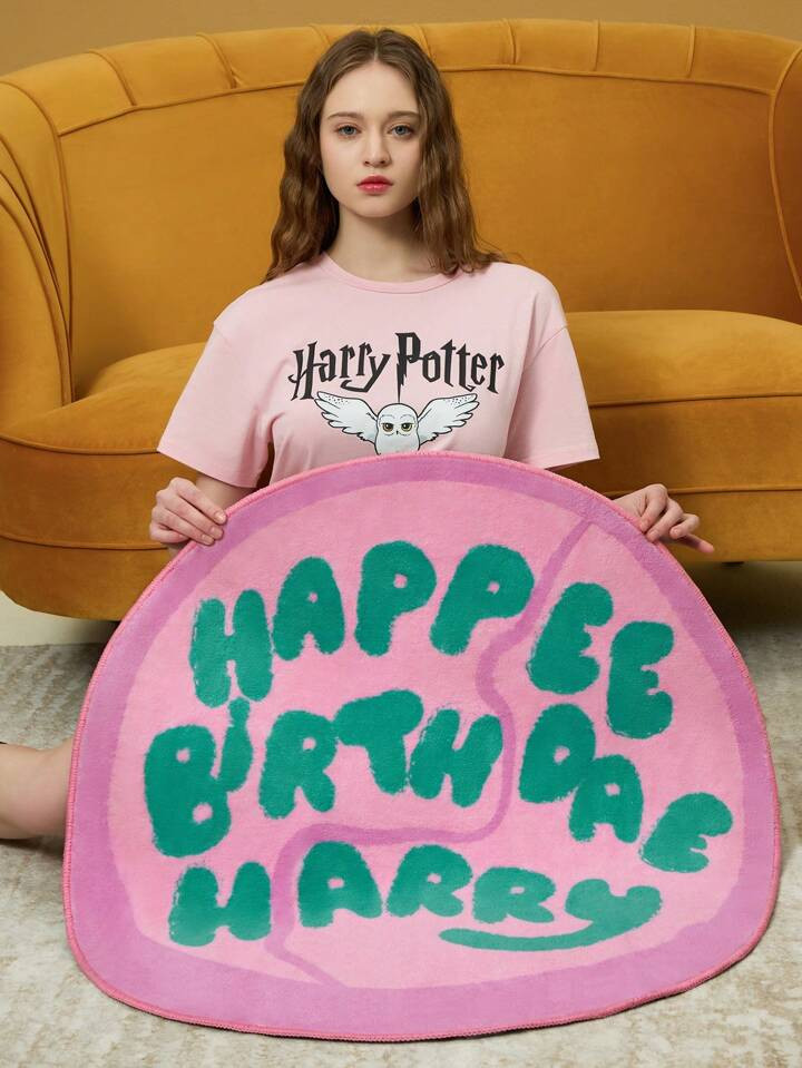 HARRY POTTER X SHEIN 1pc Letter Pattern Pink Carpet | SHEIN