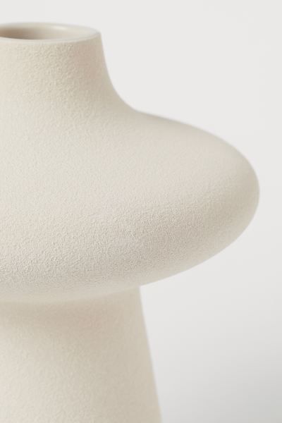 Stoneware vase | H&M (UK, MY, IN, SG, PH, TW, HK)