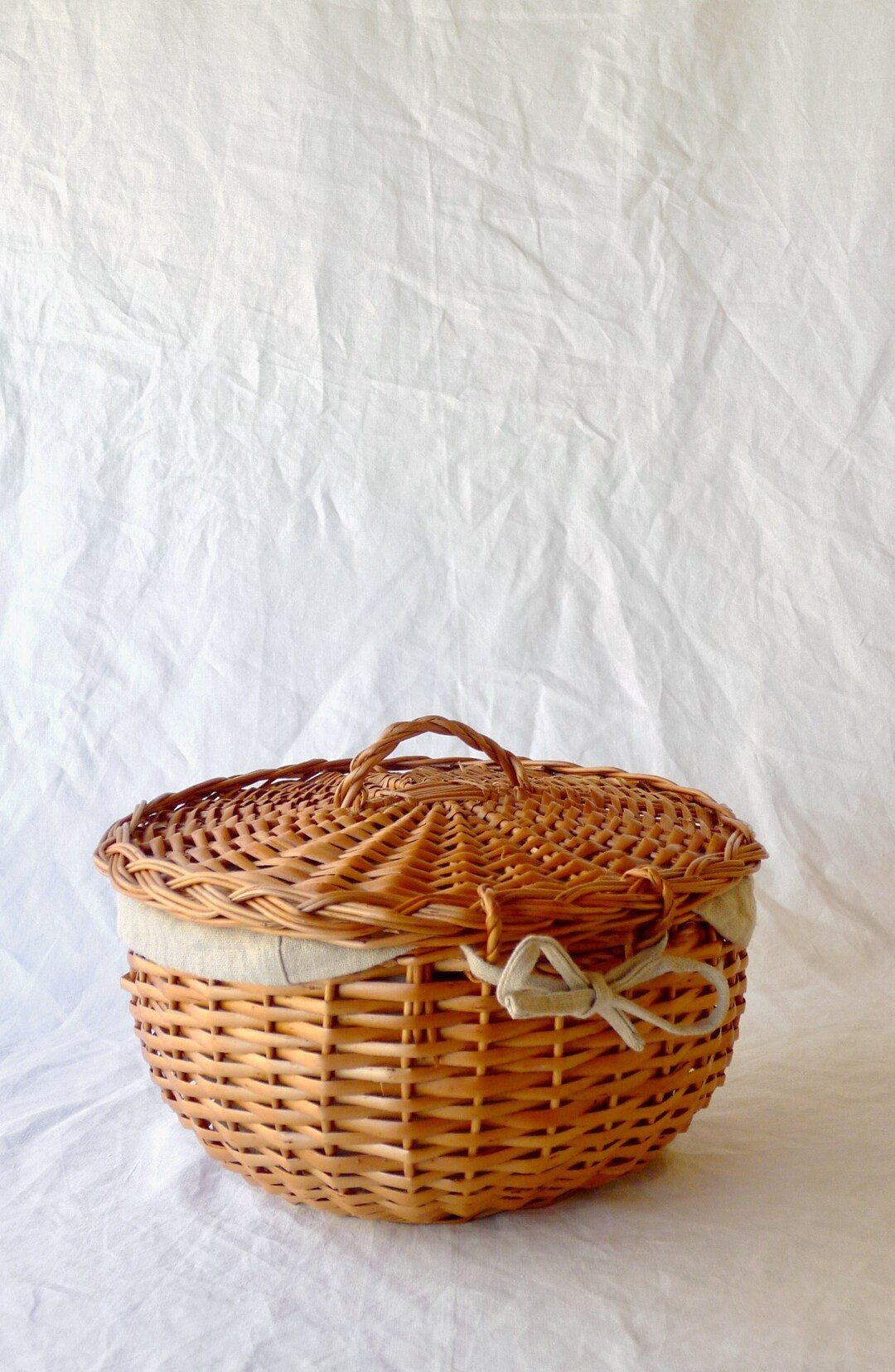 Wicker Bread Basket With Lid, Linen-lined Picnic Basket - Etsy | Etsy (US)