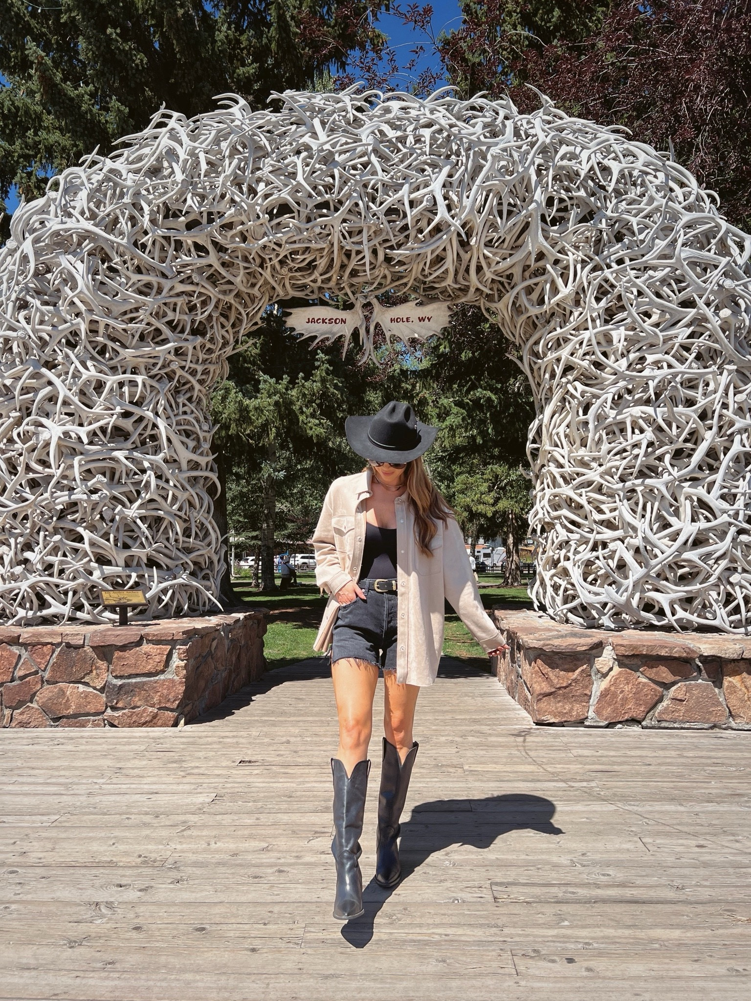 Country concert outfit!! 

Summer outfit 
Concert outfit 
Cowboy hat 

#LTKFindsUnder100 #LTKStyleTip #LTKParties