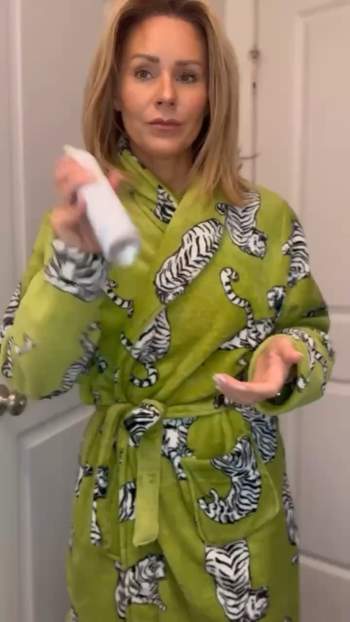 Fresh hair, don't care! ✨ This Mousse dry shampoo rest was on 5 day old hair! Sugre Talk the rescue for those busy days.

Utilizing dry shampoo comes with numerous advantages:

1. **Saves Time**: It enables you to refresh your locks without going through a complete wash, making it ideal for hectic mornings or quick fixes.

2. **Oil Control**: Dry shampoo effectively absorbs surplus oil from the scalp, helping to prolong the intervals between washes and keeping your hair looking fresh.

3. **Adds Volume**: Many formulations provide a boost in volume and texture, giving limp hair a livelier look.

4. **User-Friendly**: It's simple to carry around and apply, making it a fantastic choice for traveling, gym sessions, or busy lifestyles.

5. **Protects Color**: Washing your hair too often can lead to color fading; using dry shampoo helps keep hues vibrant by minimizing wash frequency.

6. **Helps in Styling**: It can refresh existing styles or serve as a foundation for more intricate hairstyles, offering grip and texture.

7. **Pleasant Scent**: Numerous dry shampoos are infused with delightful fragrances, ensuring your hair smells fresh and clean.

In summary, it's a multifunctional product that can significantly enhance your hair care regimen!

#HairGoals #MousseMagic 

#LTKBeauty #LTKItBag #LTKStyleTip