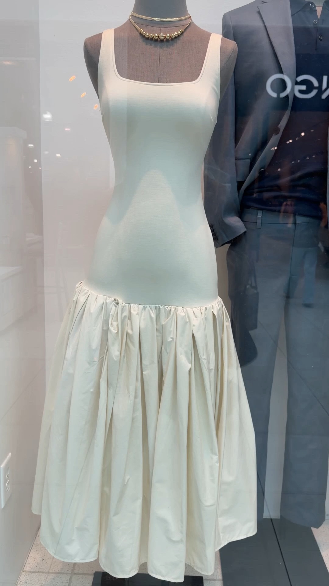 Truly perfect spring dress 40% off now at @Express !! Linked everything here

Wedding guest dress • graduation dress • spring event • summer dress • special occasion • drop waist dress 

#LTKWedding #LTKSeasonal #LTKSaleAlert