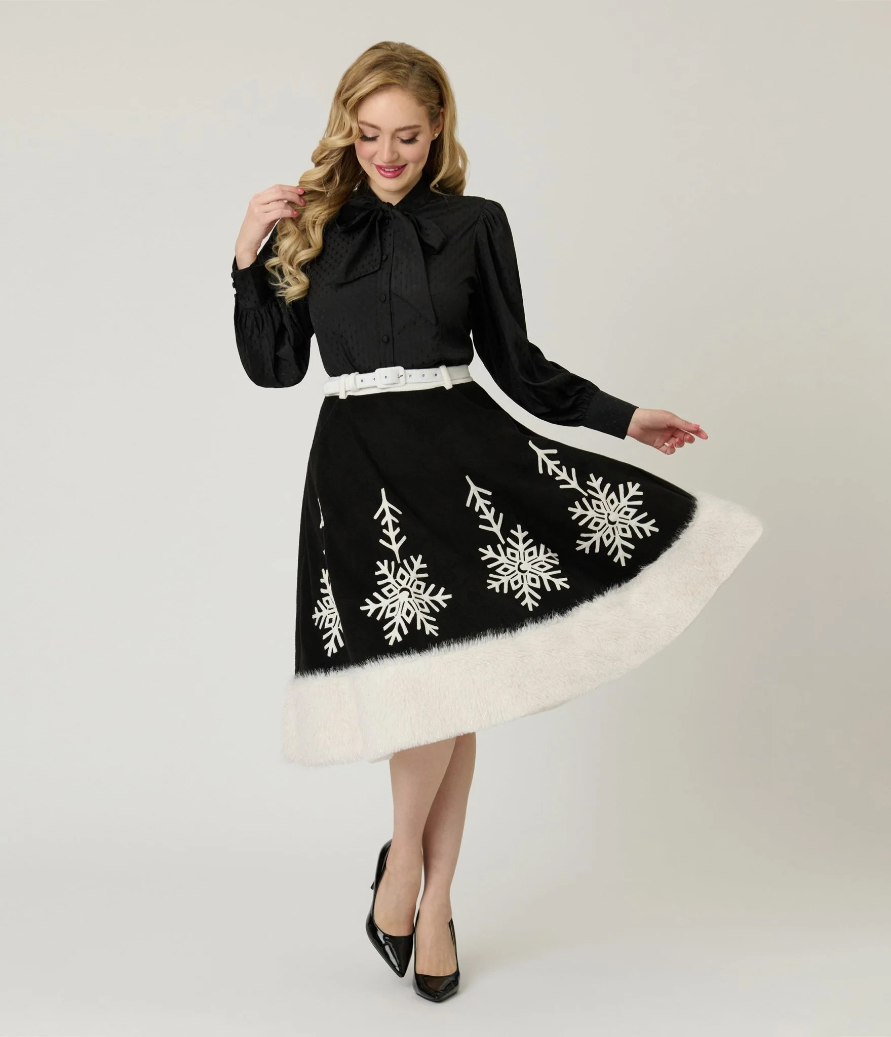 Unique Vintage Black Felt & White Fur Snowflake Soda Shop Swing Skirt | UniqueVintage