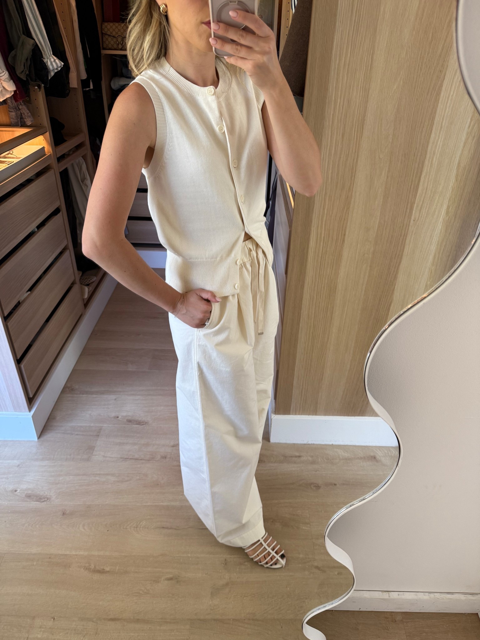 Wearing XS in the top and 6 in pants, they run big I found!

#LTKspring #LTKaustralia