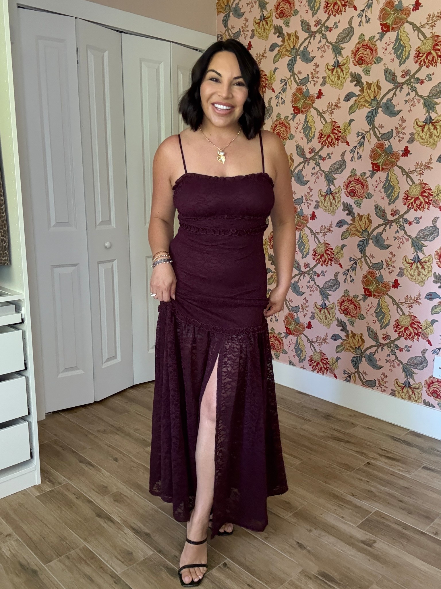 #holidaydress #dress #weddingguest 

#LTKStyleTip #LTKFindsUnder100 #LTKWedding