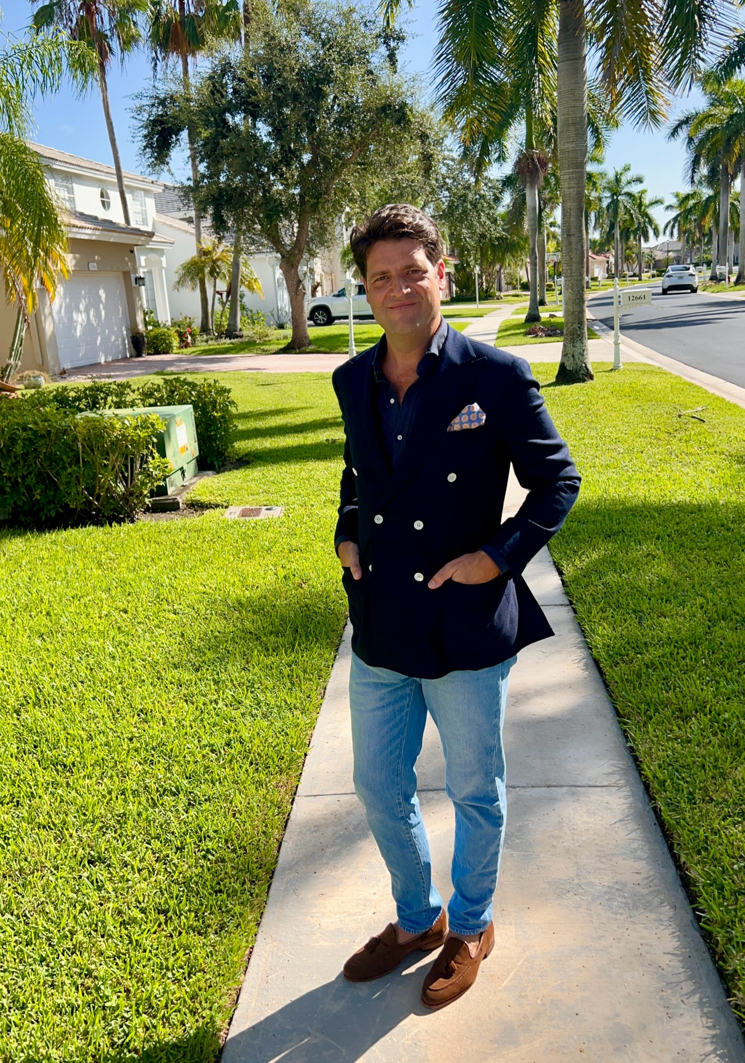 Very versatile DB Blazer to wear with jeans for a casual outfit or with dress pants for a more formal look. 

Check it out at #suitsupply 

#LTKFallSale #LTKMens #LTKStyleTip