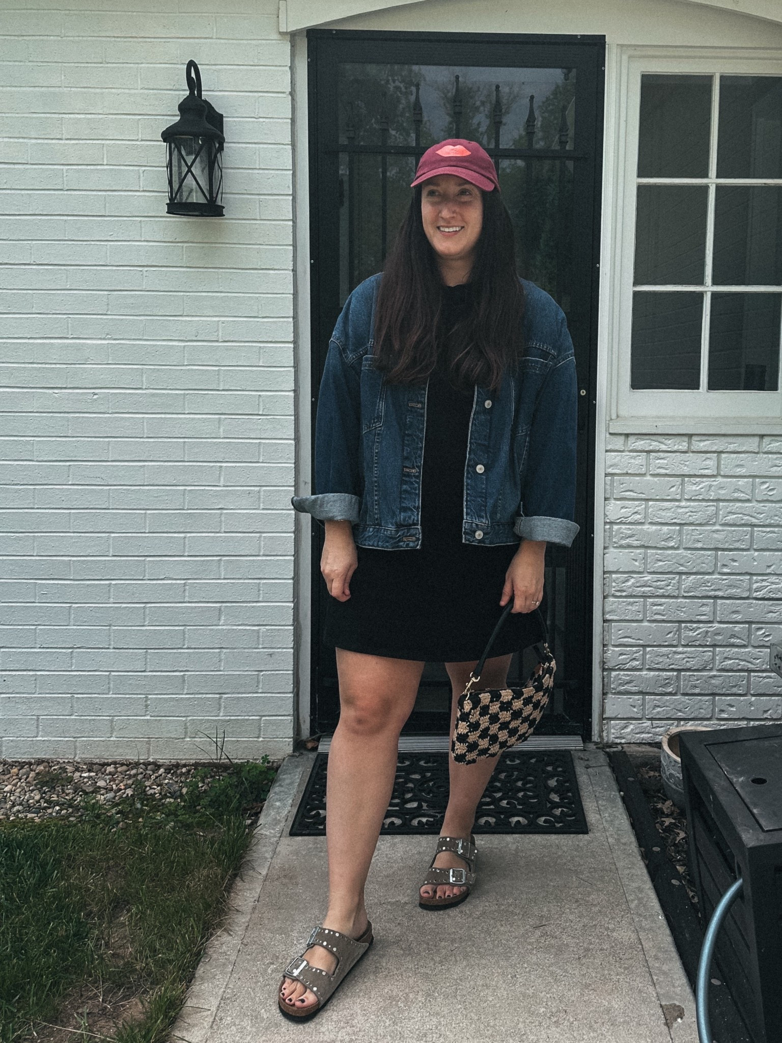 Saturday style ✨ Easy layers + comfy staples = weekend ready.
🖤 Black dress – the perfect throw-on-and-go piece
🧥 Oversized denim jacket – casual & classic
👜 Checkered bag – a little pop of fun
👟 Slides – comfy but chic
🧢 Cap – because a cute hat always finishes the look

#LTKFindsUnder100 #LTKStyleTip #LTKItBag