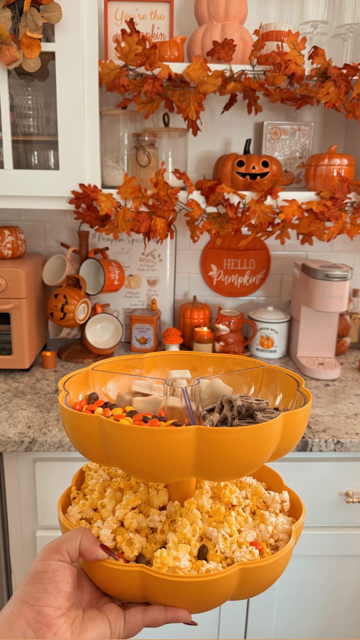 The cutest pumpkin snack holder for fall 🧡🎃
