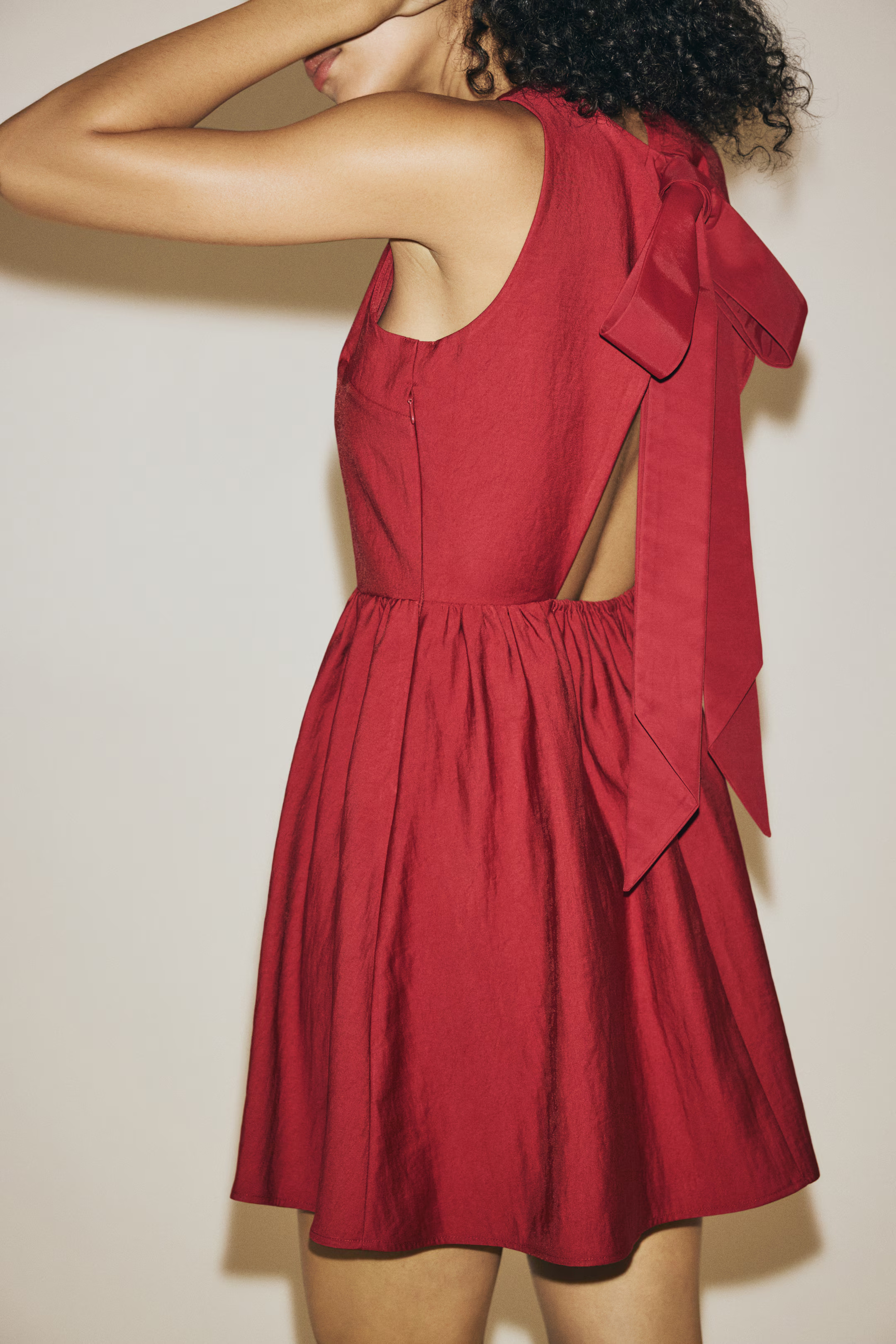 Dress with Bow at Back | H&M (US + CA)