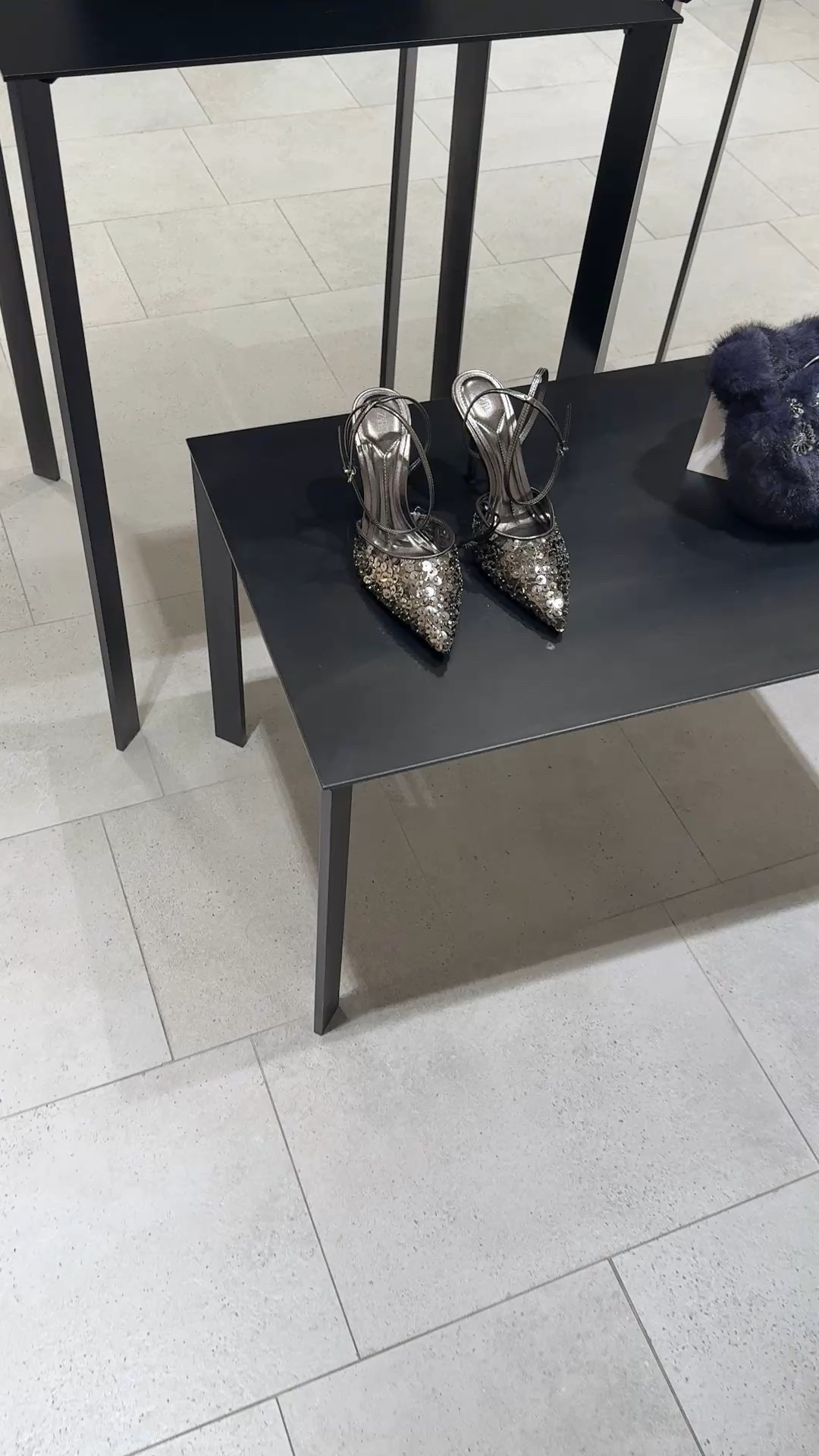 Grey sequin slingback heel find! Perfect for holiday outfit needs!!



#LTKHoliday #LTKFindsUnder100