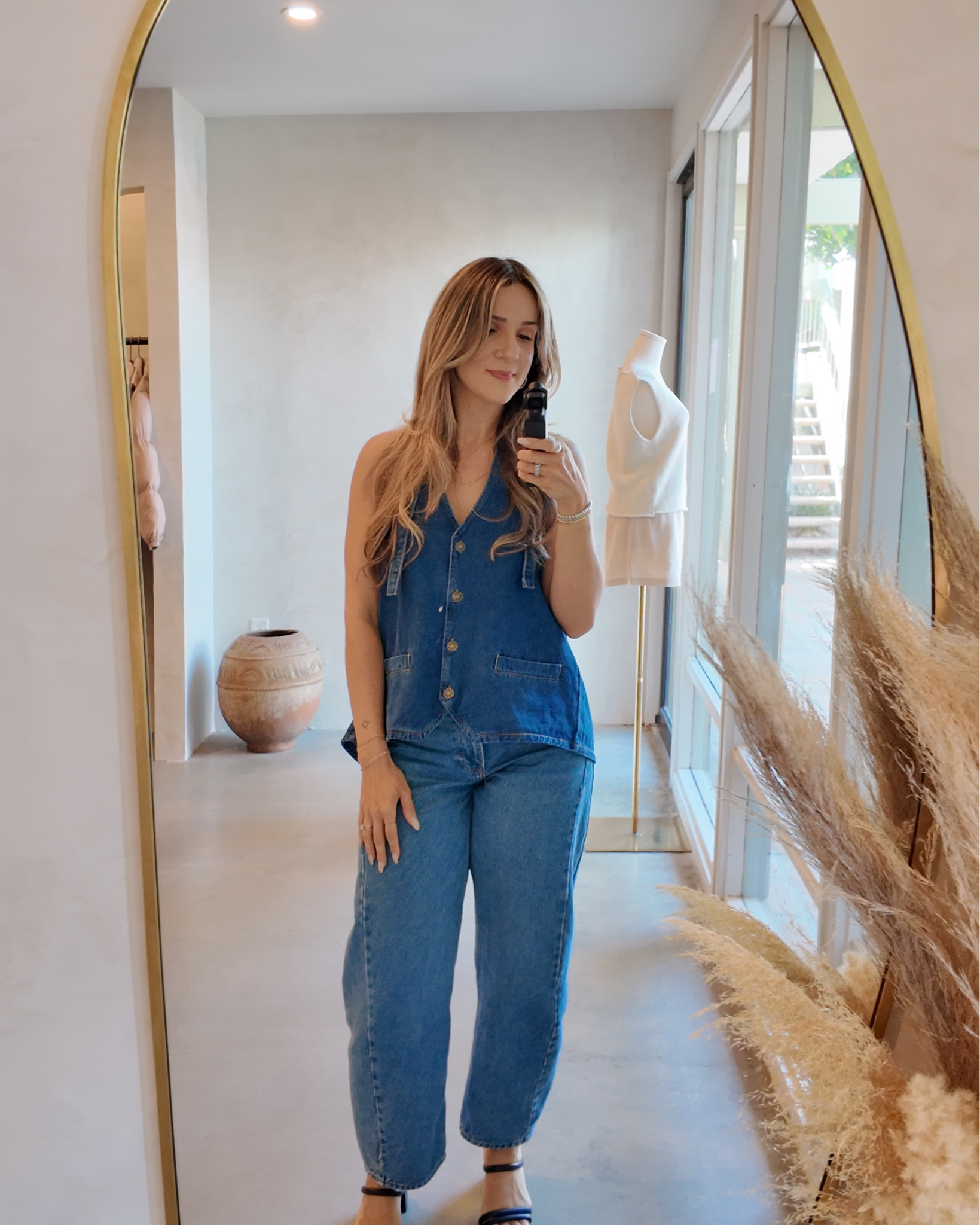 Birthday fit 🎉 Jean on Jean! And the hair was from the over night blowout rods 💃🏼