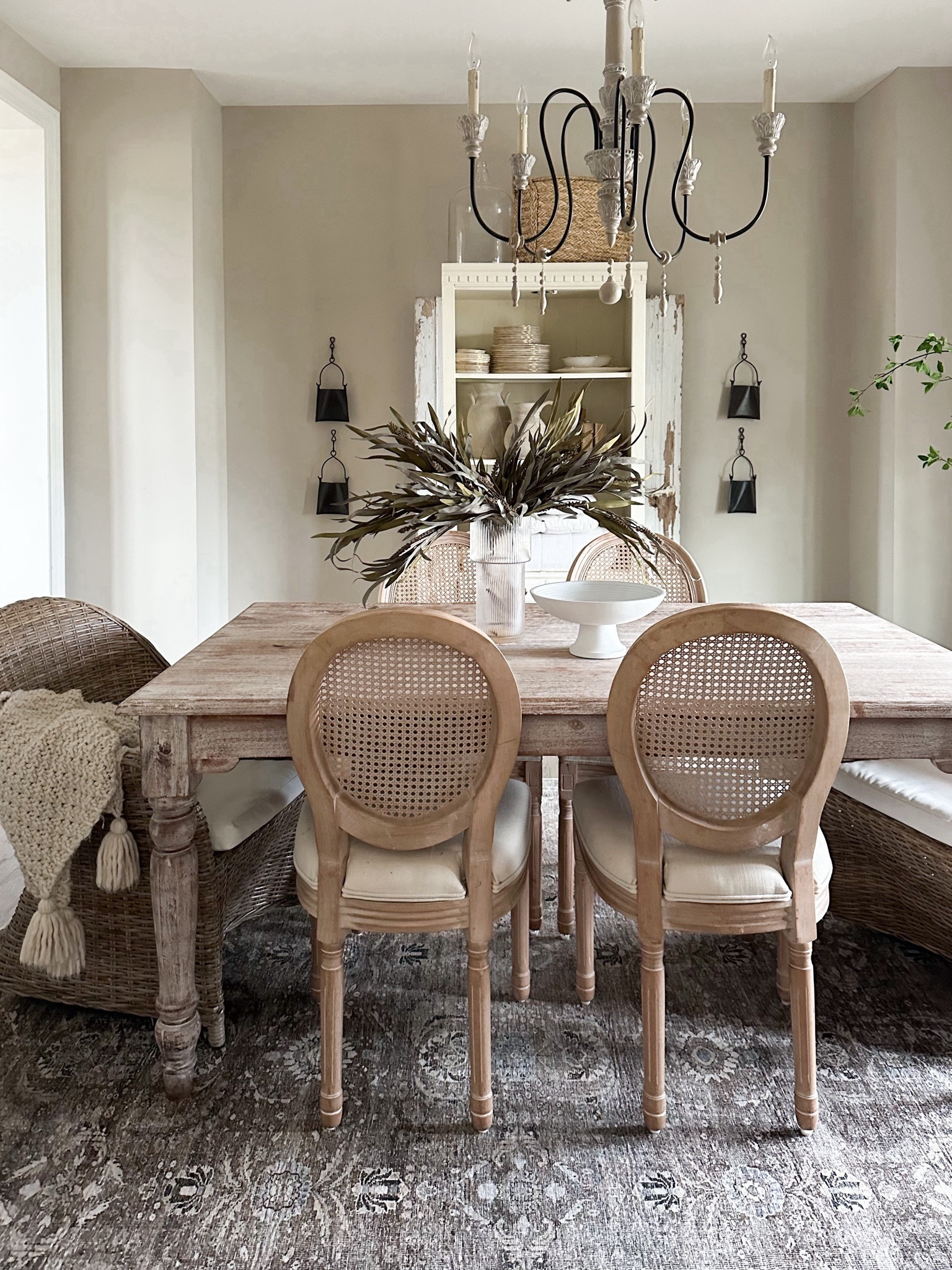 Dining room decor 

#LTKhome #LTKSeasonal