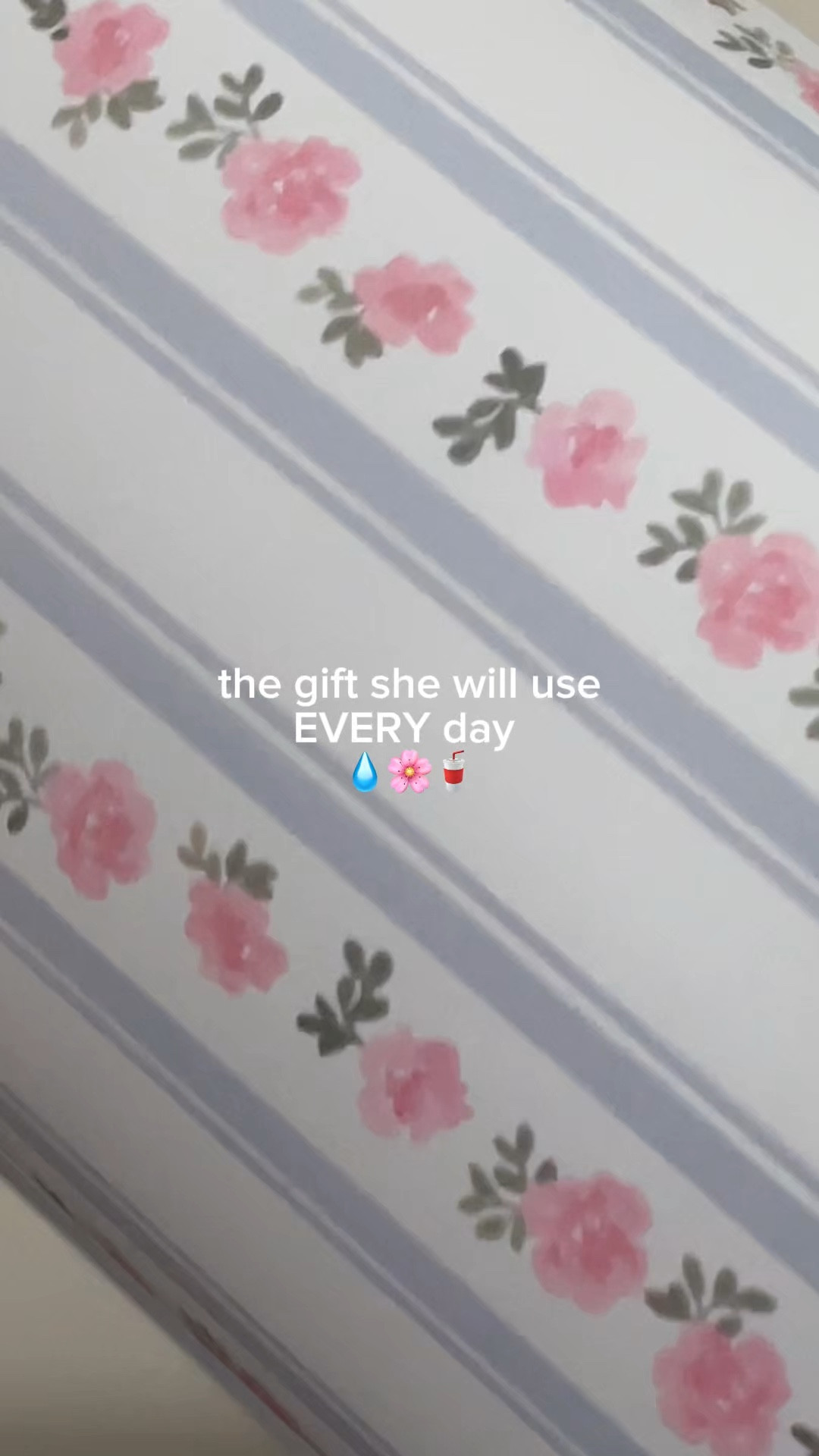 The only gift I’ve gotten my mom that she uses every single day… no exaggeration 🤍
Practical + aesthetic = the easiest win for Mother’s Day @HydroJug 

#LTKmomlife #LTKselfcare #LTKMothersDay
