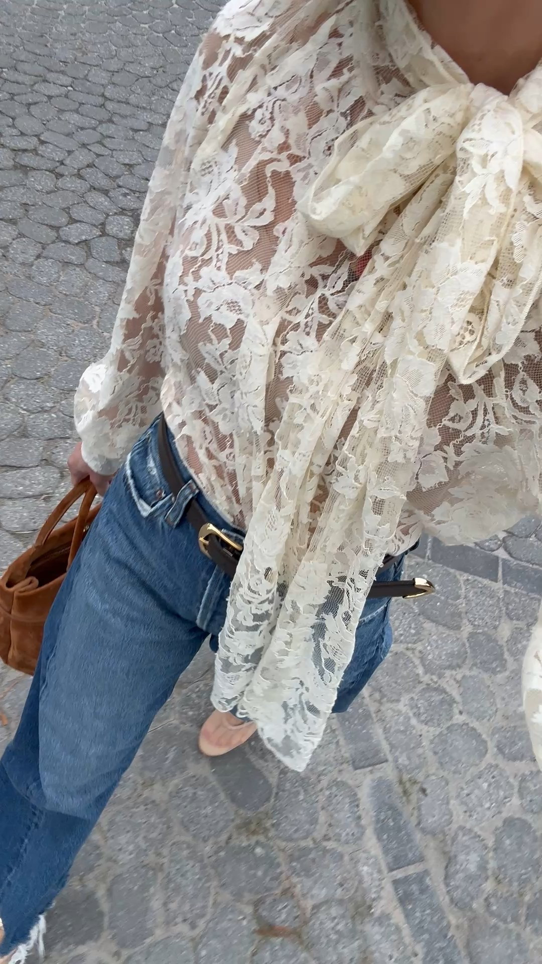 Love me a statement top and jeans. All items fit tts 