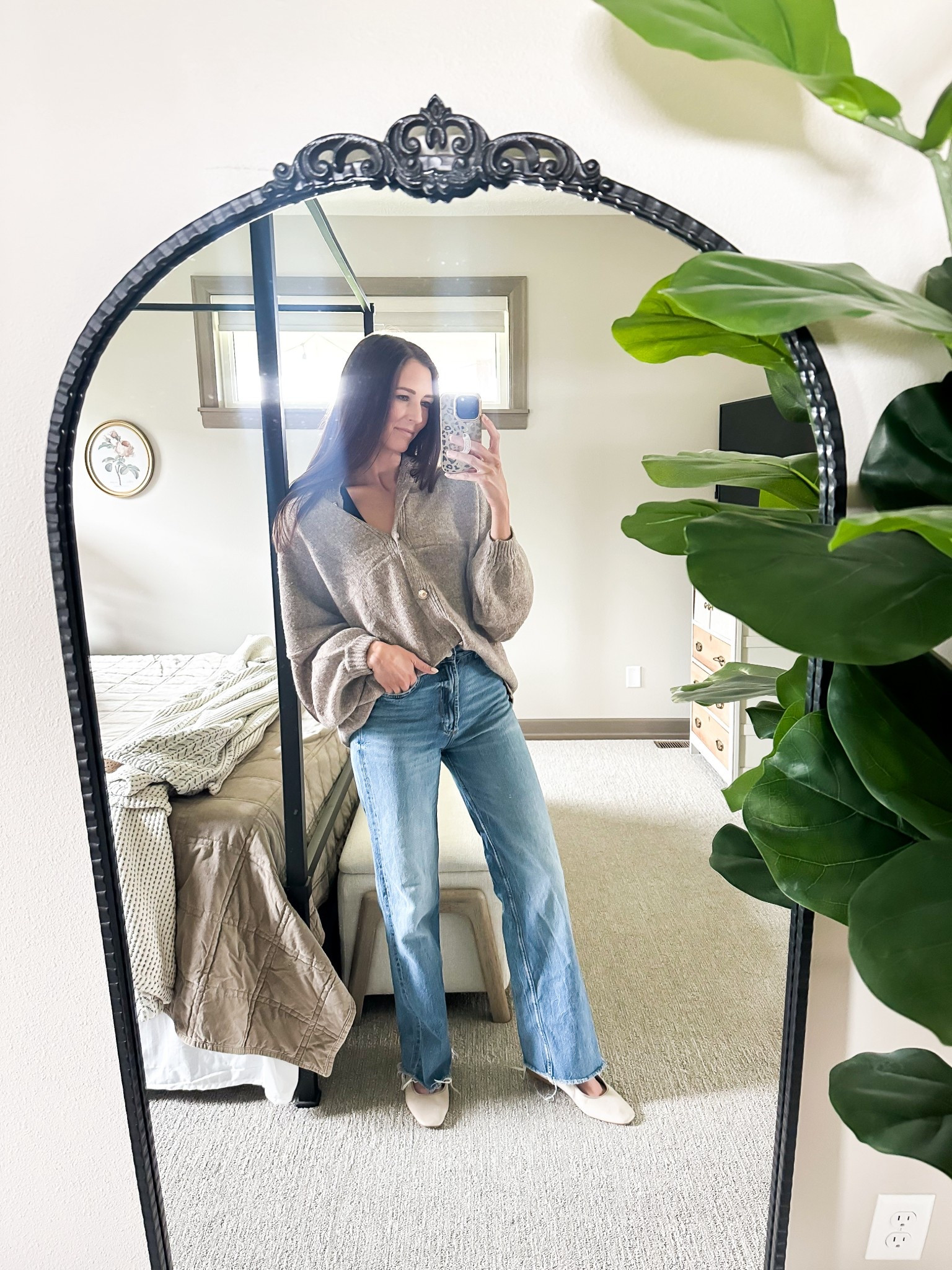 Amazon oversized sweater
Zara wide leg high waisted jeans
Square toe ballet flats


#LTKSeasonal #LTKStyleTip