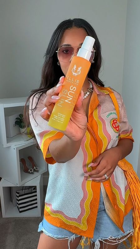 Keep those good summer vibes going with a spritz of @ellisbrooklyn SUN Fragrance Body Mist. It’s an orange dream in a bottle & each spritz will remind you of a fun day in the sun! I even love to add it as a layer to a fruity scent like Sun Fruit to enhance its citrus notes. And yes my outfit was inspired by the colors in the beautiful glass bottle! 🍊🍋 #gifted #ellisbrooklyn #vegan #crueltyfree

Note Breakdown: 
Top: Italian Mandarin, Sweet Clementine, Lemon Stuma Mid: Orange Flower Water, Williams Pear Blossom, Vanilla Dry: Cedarwood, Upcycled Musk, Ambrox Super

Don’t worry I’ve linked these products and more by @ellisbrooklyn for you to discover! #liketkit 


#LTKbeauty #LTKunder50 #LTKFind