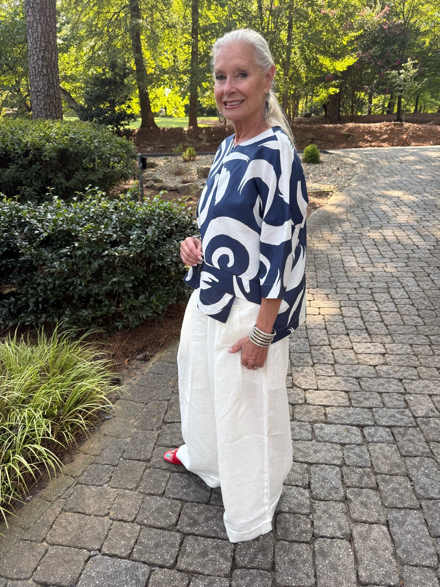 Summer isn’t over yet!
It’s so hot outside that I love wearing linen from Lintico!