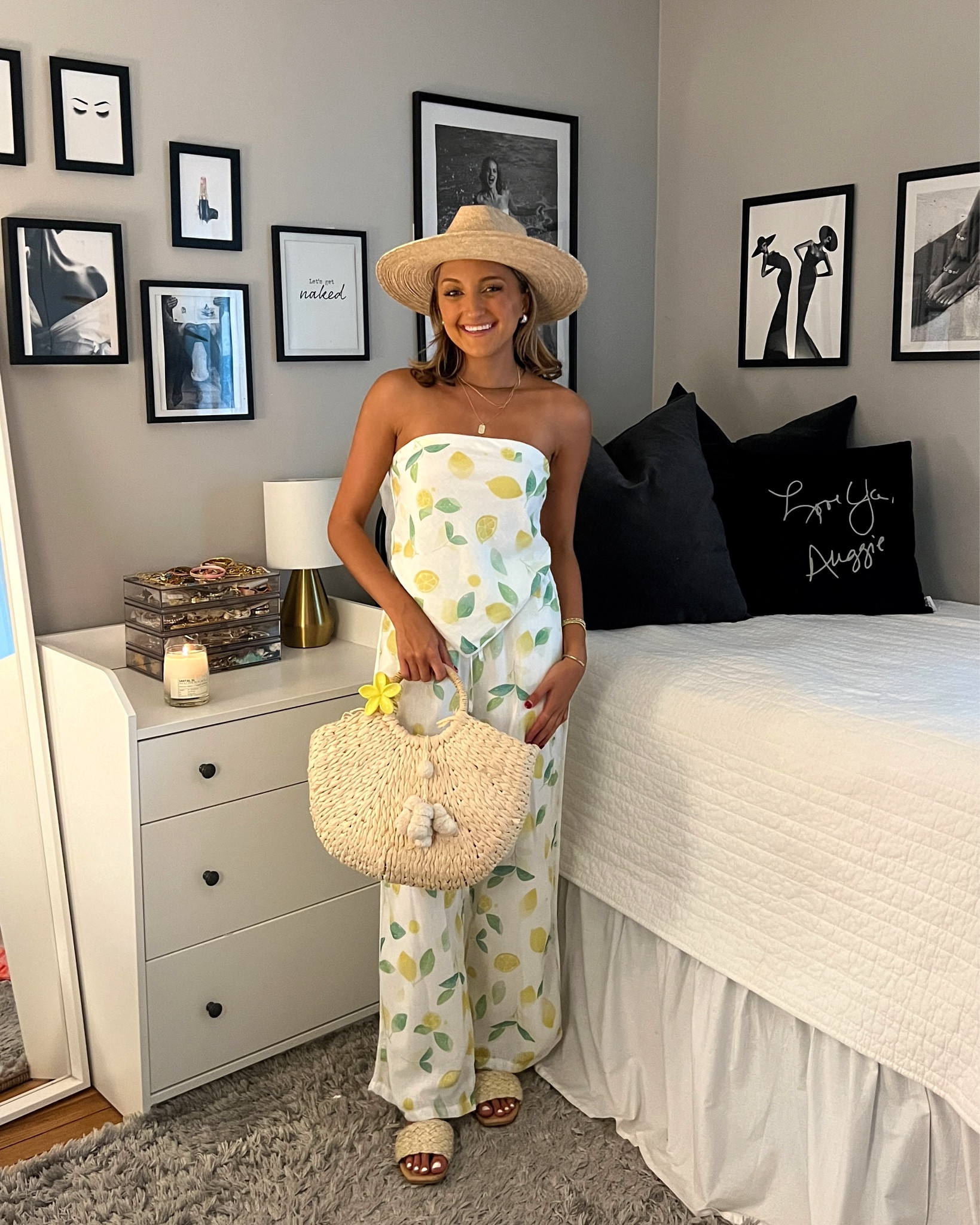 Italy outfit idea, Europe outfit idea 💛 love this linen set/vacation outfit for my Amalfi Coast trip!