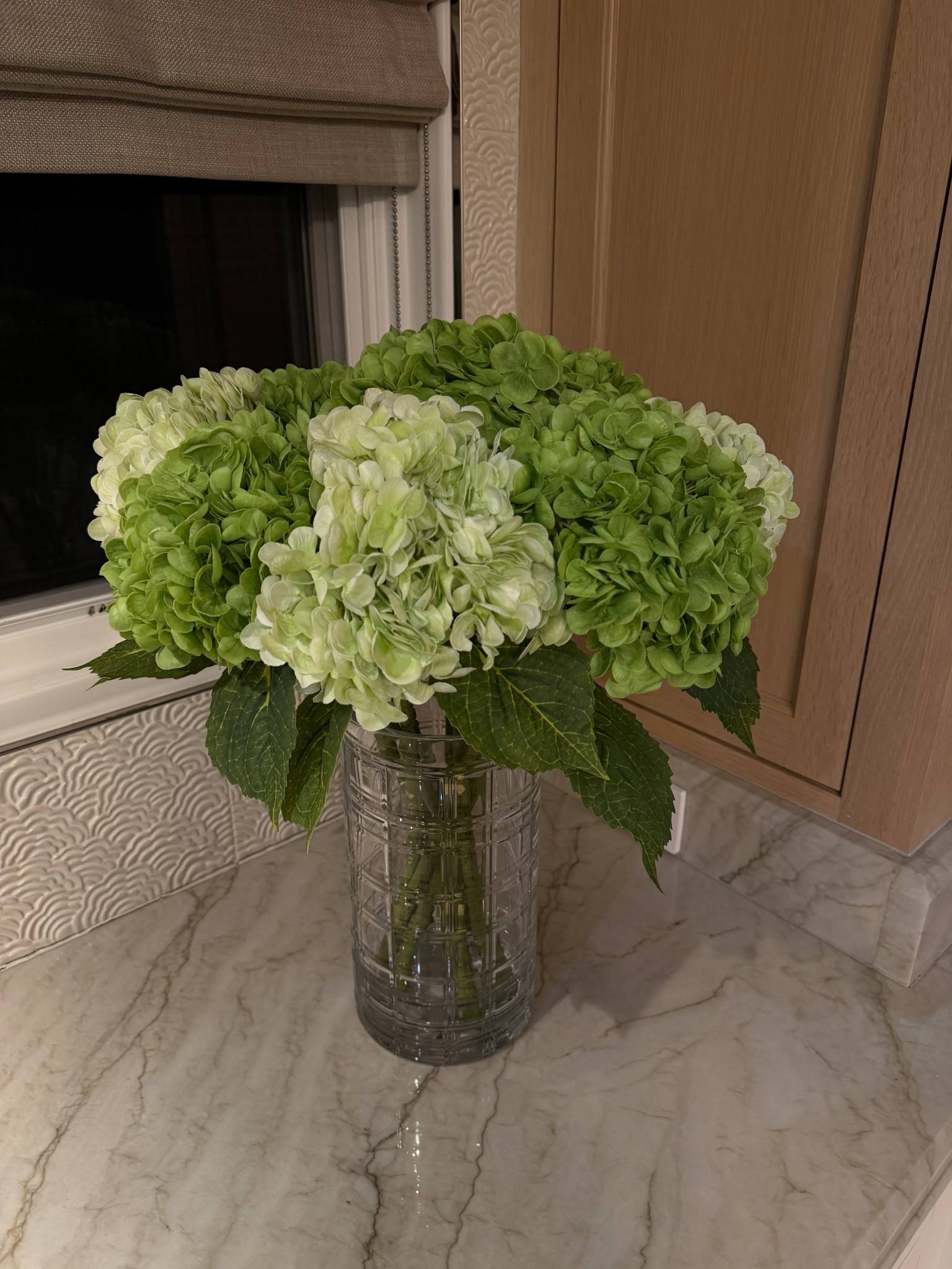 Real Touch Light Green Dark Green Hydrangeas Artificial Flower 21'' Realistic Faux Latex Hydrangeas Flower for Home Decor Kitchen Living Room Spring Table Wedding Xmas Arrangement 

#LTKHome #LTKFindsUnder50