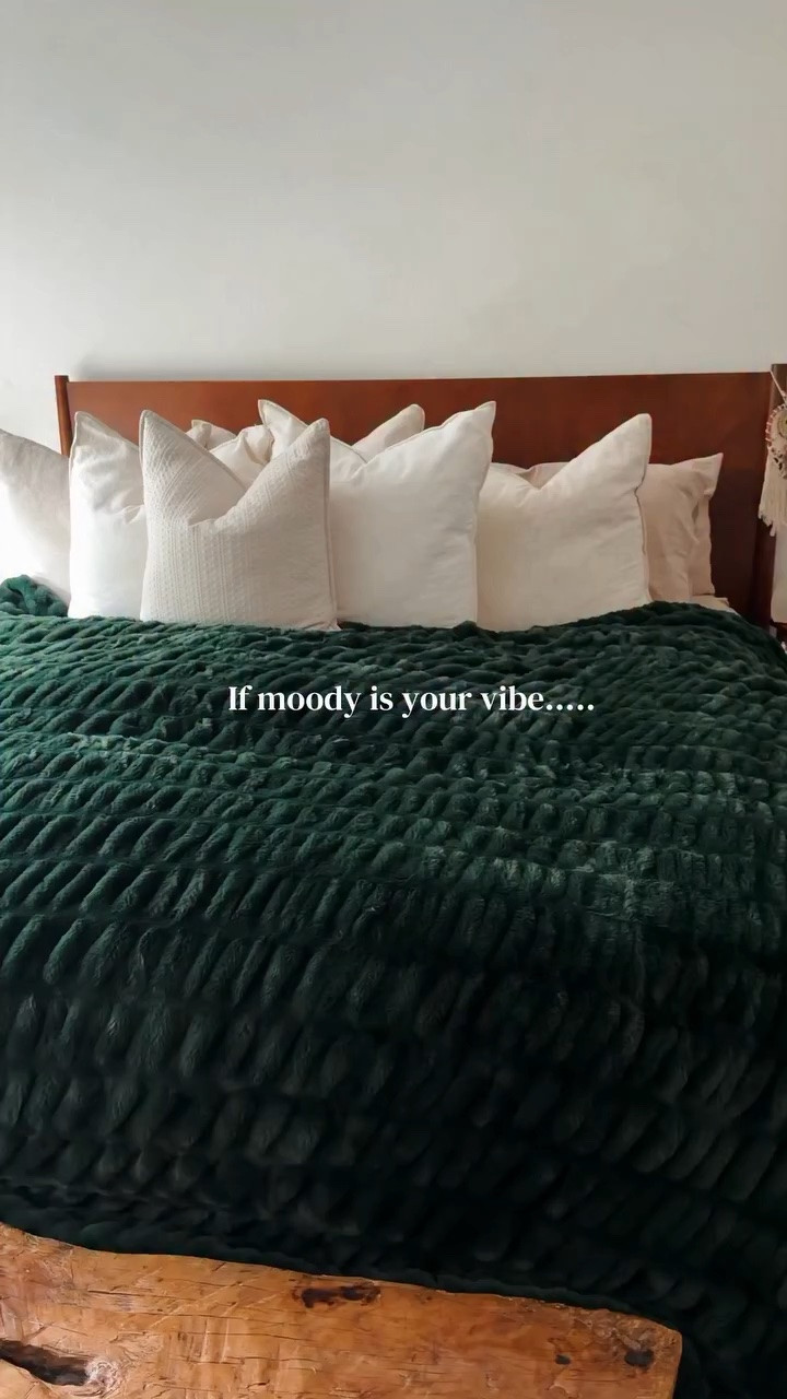 I love me some neutral colored bedding and blankets but this moody look has me 😍 If you’ve never tried a weighted blanket by Cmfrt you’re missing out! 

☀️ Code: KYLAH18 for 15% off

#homefinds #bedding #blanket #comfrt #comfrtdreamerblanket

#LTKHome