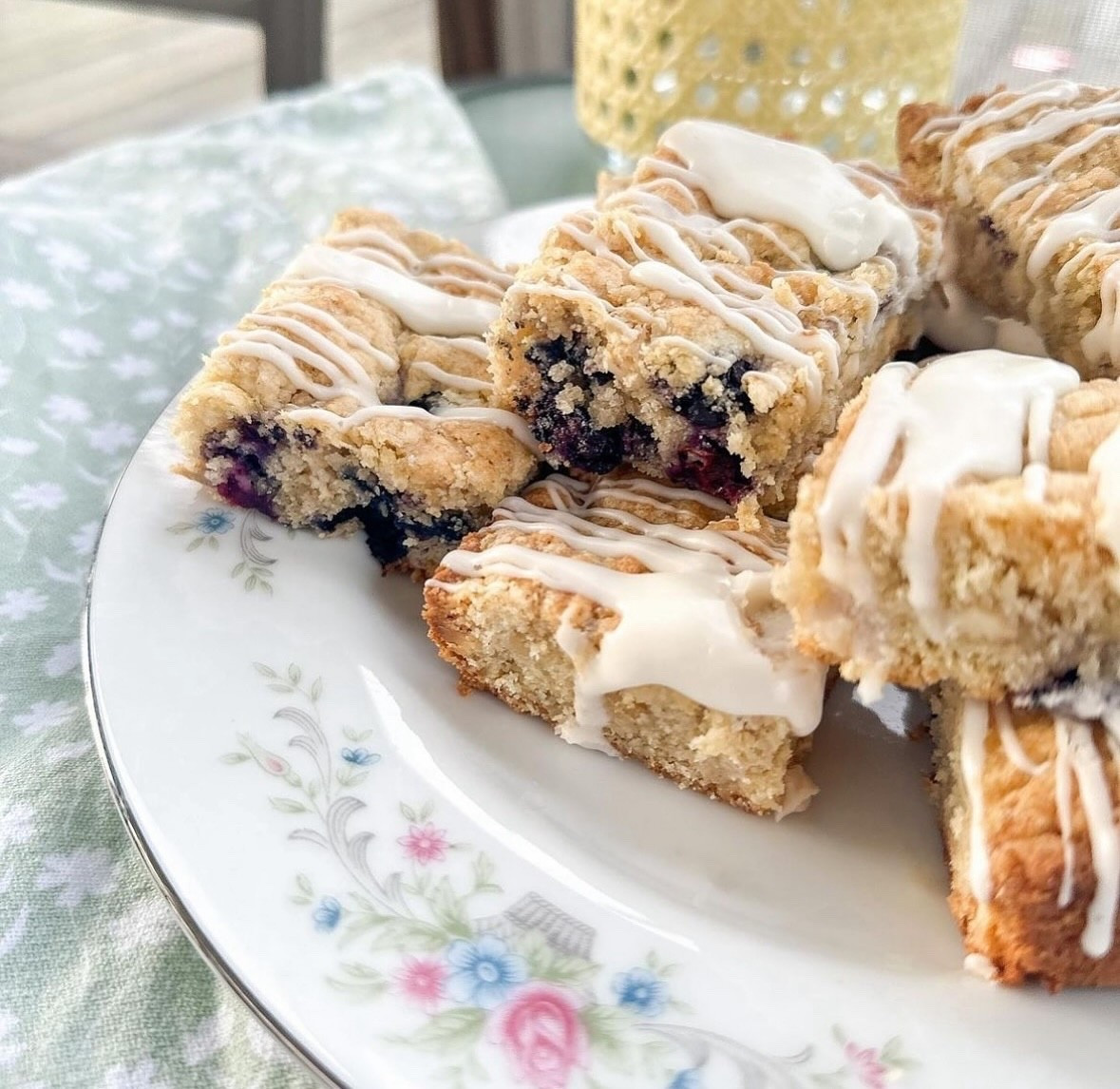 Sharing these again to remind myself to make some this weekend! 😂🫐 These are the easiest, yummiest breakfast bars to have ready for a busy week!

Blueberry White Choc. Scone Bars
— Recipe Below! —

Ingredients:
1 stick Unsalted Butter, cold + shaved
2 cups All Purpose Flour
1/2 cup Sugar
1/4 tsp. Salt
1/4 tsp. Cinnamon
2 + 1/2 tsp. Baking Powder

- Mix everything together until the mixture is sand like -
Add in ⬇️

1 egg, whisked
1/2 cup Milk
2 tsp. Vanilla
1 cup White Chocolate Chips
1 cup Blueberries, frozen

🫐Mix until everything is together. Press into a prepared brownie pan. Bake at 350*F for 20 minutes or until top is golden. Cool and drizzle with a vanilla glaze made of powdered sugar, a bit of milk & vanilla extract. Enjoy!

.

#scones #food #breakfast #foodie #yummy #sconesofinstagram #blueberry #whitechocolate #baking #recipes #foodporn #foodblogger #blw #blwideas #blwrecipes #blwinspiration #f52grams #babyledweaning #babyledweaningideas #feedfeed #babyledweaninginspiration #babyled #foodforbabies #foodforkids #blwbreakfast #blwsnacks
