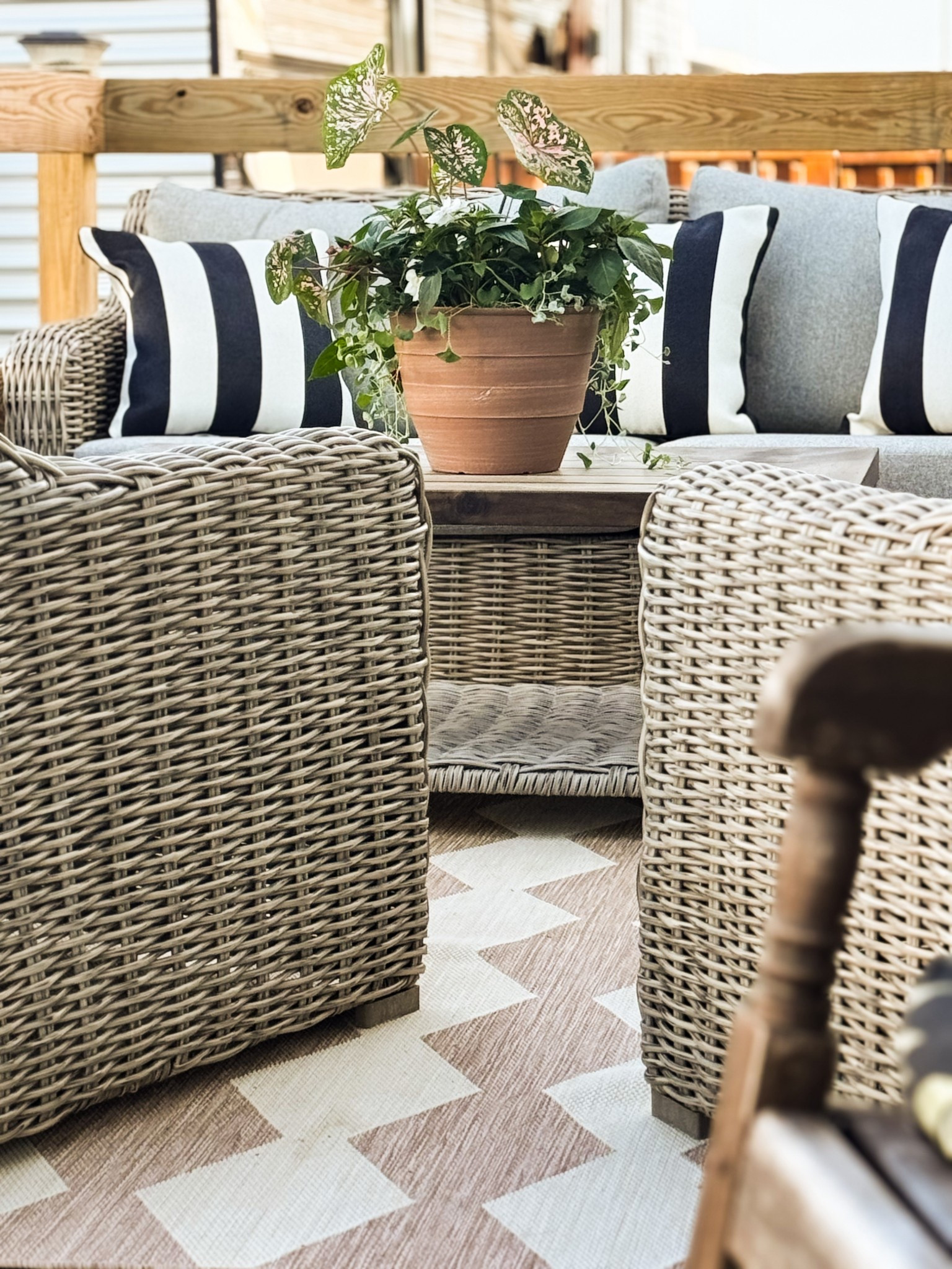 A cozy coastal porch. 🏝️ 

#LTKFindsUnder100 #LTKHome #LTKSeasonal