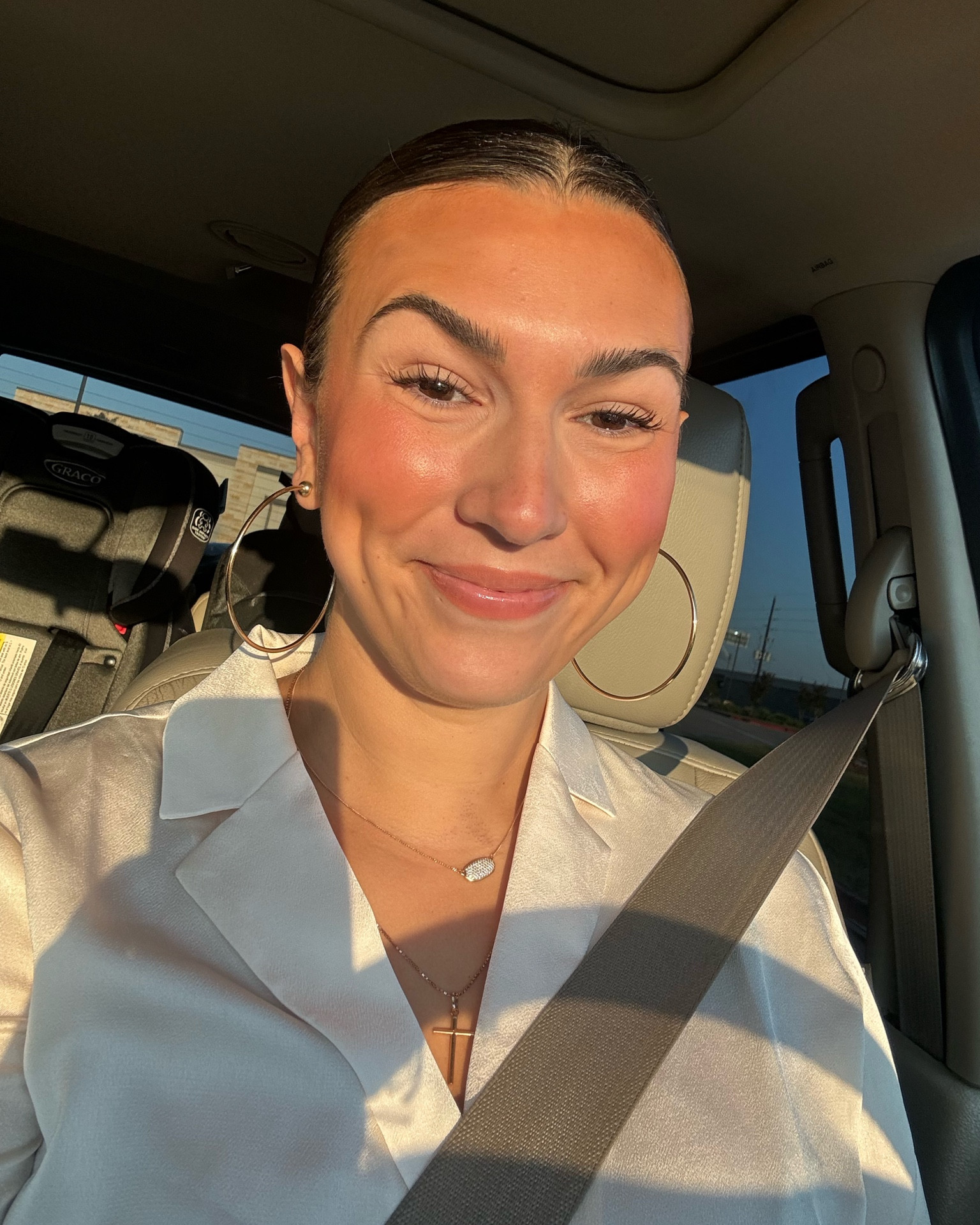 daily makeup & skincare 💛

morning skincare: aha/bha exfoliating cleanser > toner > antioxidant balm > plumping balm on under eye > kiels moisturizer 

Makeup: eye tint + serum > cream bronzer > setting powder with spf > cream blush > eyebrow serum > mascara 

nighttime skincare: neutropenia balm to remove makeup > aha/bha cleanser > everything spray > retinol ointment > clarifying balm > plumping balm > kiels moisturizer 

#LTKBeauty #LTKMidsize #LTKFindsUnder50