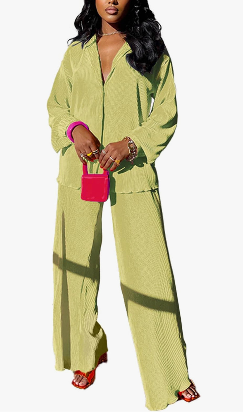 This is what dreammmms are made of! Lets get ready for Disney channel nite but make it comfy!  

 #LTKgrwm #LTKootd #LTKU