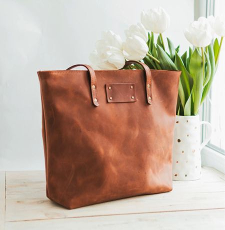 #bag #tote #leathertote #largetote #classicbag #brownleathertote #personalizedgift #personalizedtotebag #leathershoppingtote #weekender #carryall #chictote #chic 

#LTKGiftGuide #LTKFind #LTKitbag