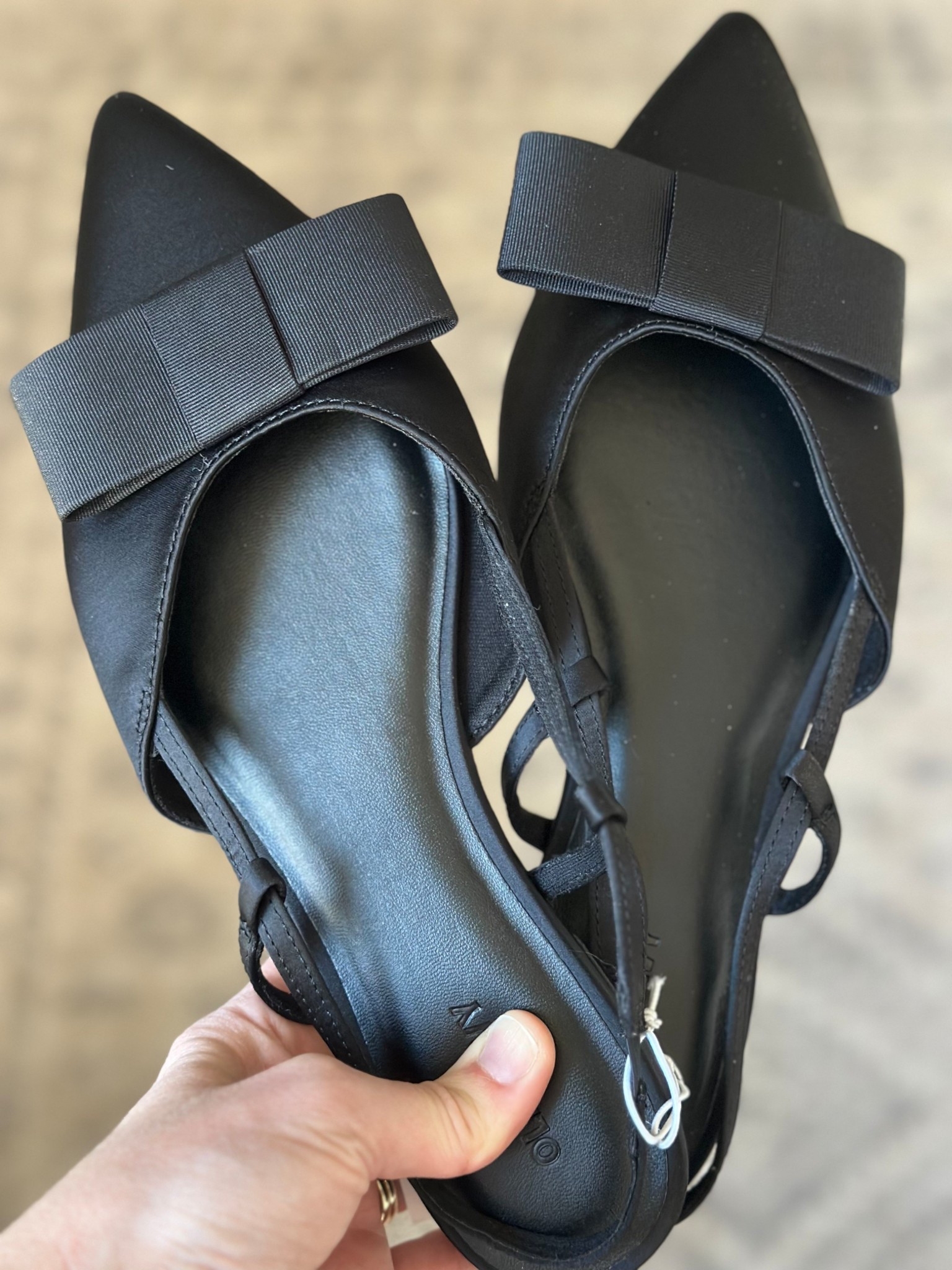 These Old Navy slingback flats are adorable and super comfy. You can’t beat the price! 

#LTKHoliday #LTKFindsUnder50 #LTKSaleAlert