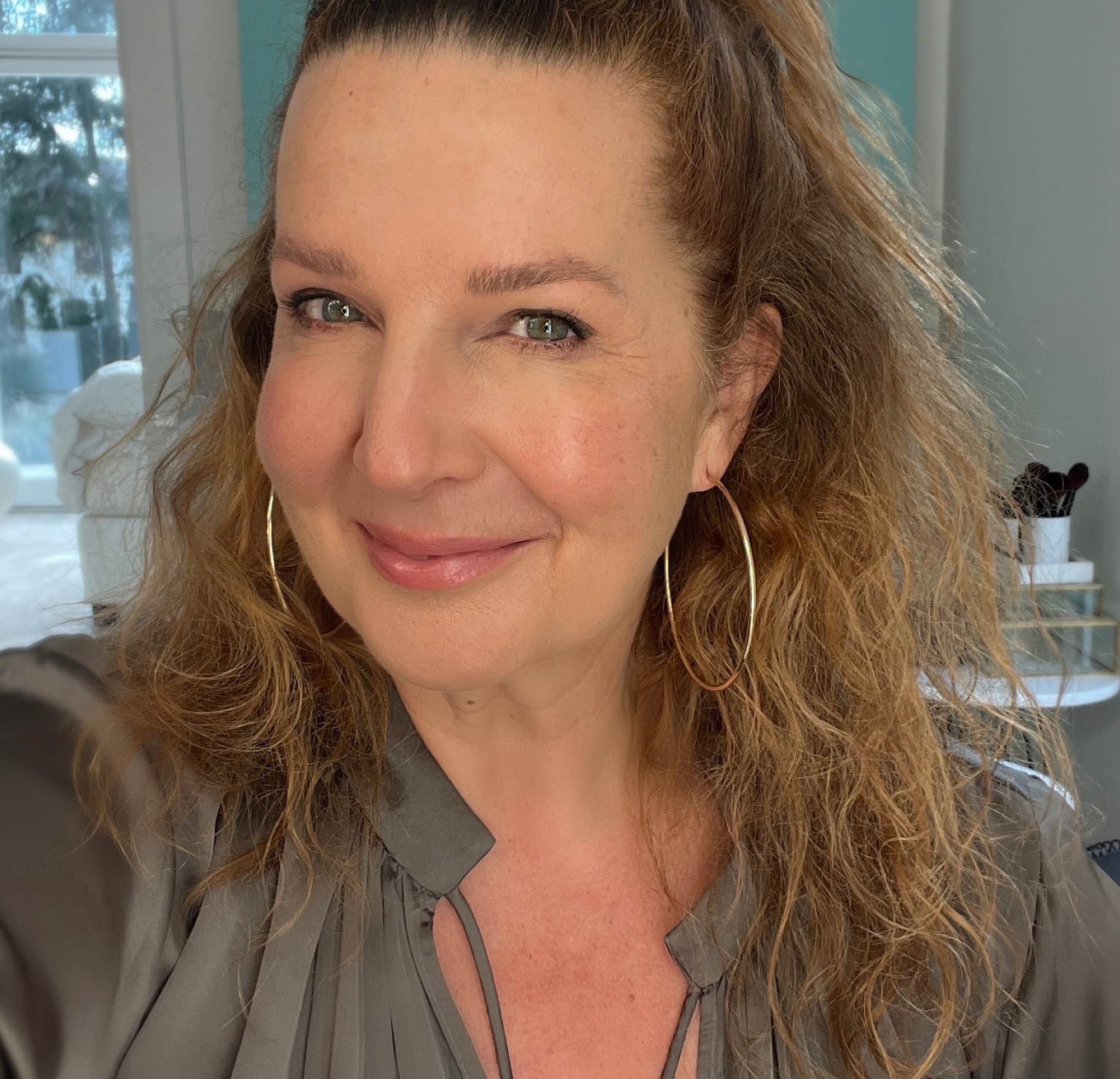 QUICK DAY MAKE-UP 
👇🏼these are the products, I used 
Tutorial on Instagram @serenagoldenbaum 


#LTKSeasonal #LTKcurves #LTKbeauty