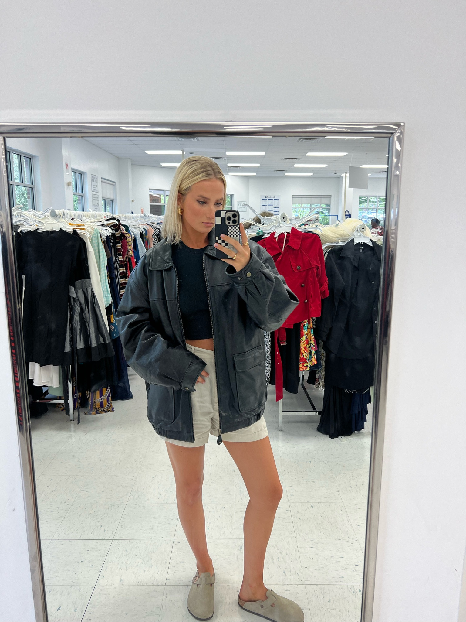 Thrift shopping
#Target #TargetPartner  #AD #Morphe2 #HintTintGlow @Target @Morphe2
